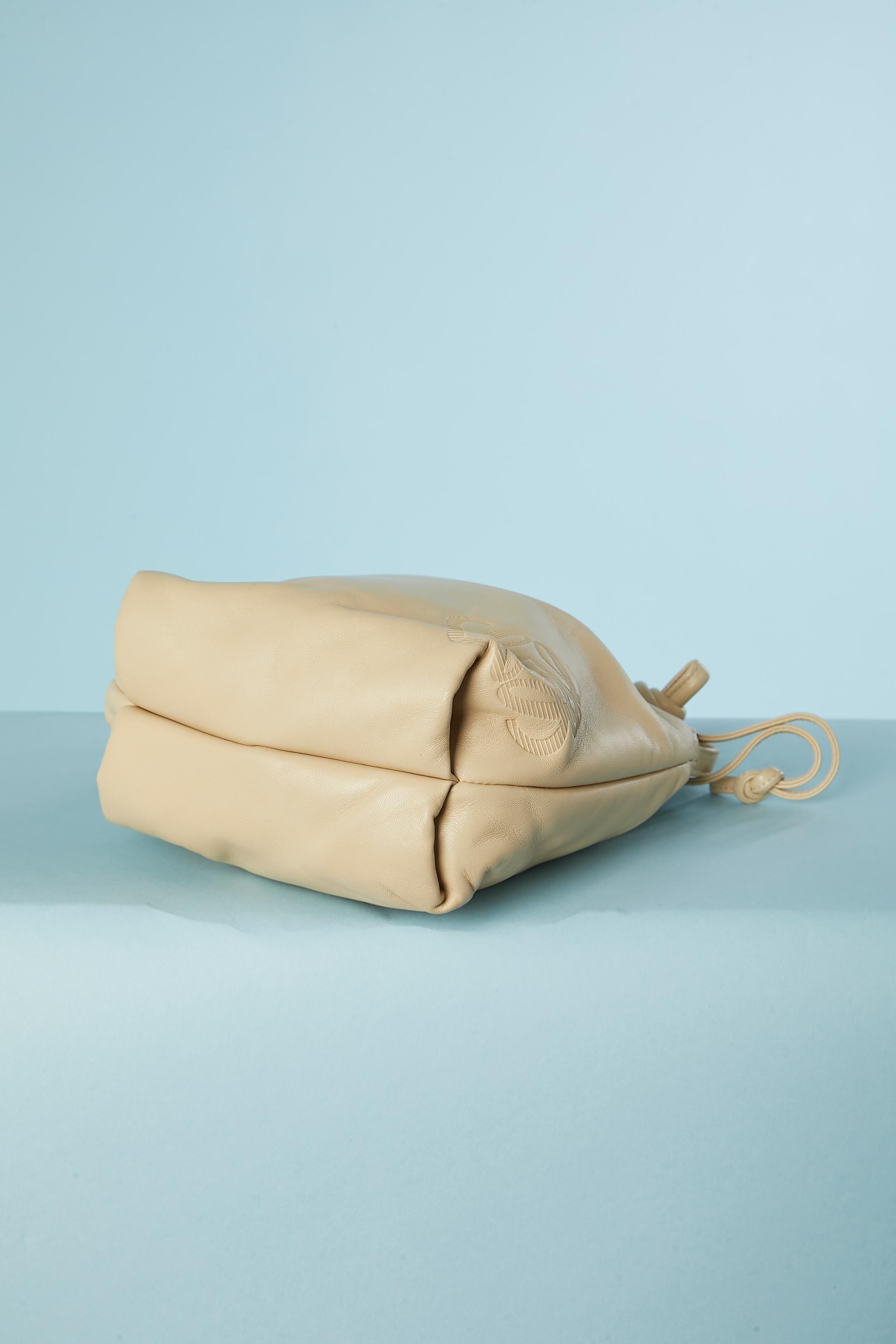Women's or Men's Beige leather drawstring bag Loewe NEW For Sale