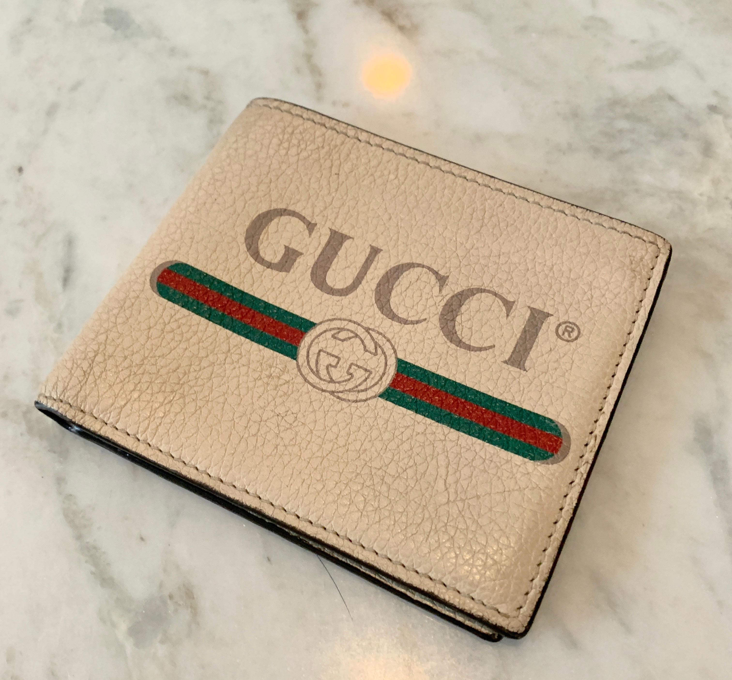 gucci wallet italy