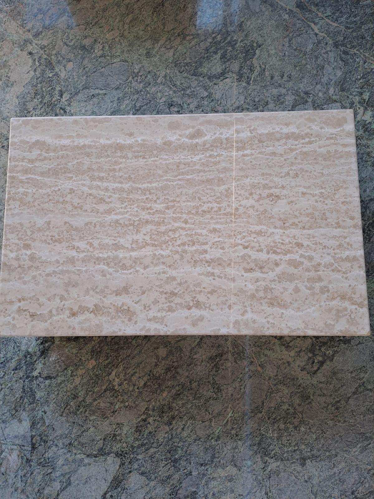 Marbre Table basse en marbre beige en vente