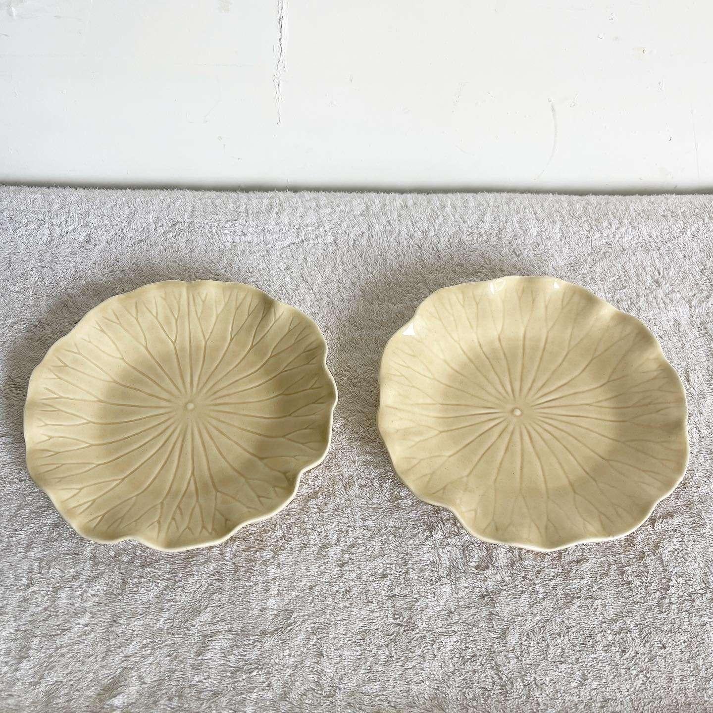 Beige Metlox Poppytrail Lotus Plate - a Pair In Good Condition For Sale In Delray Beach, FL