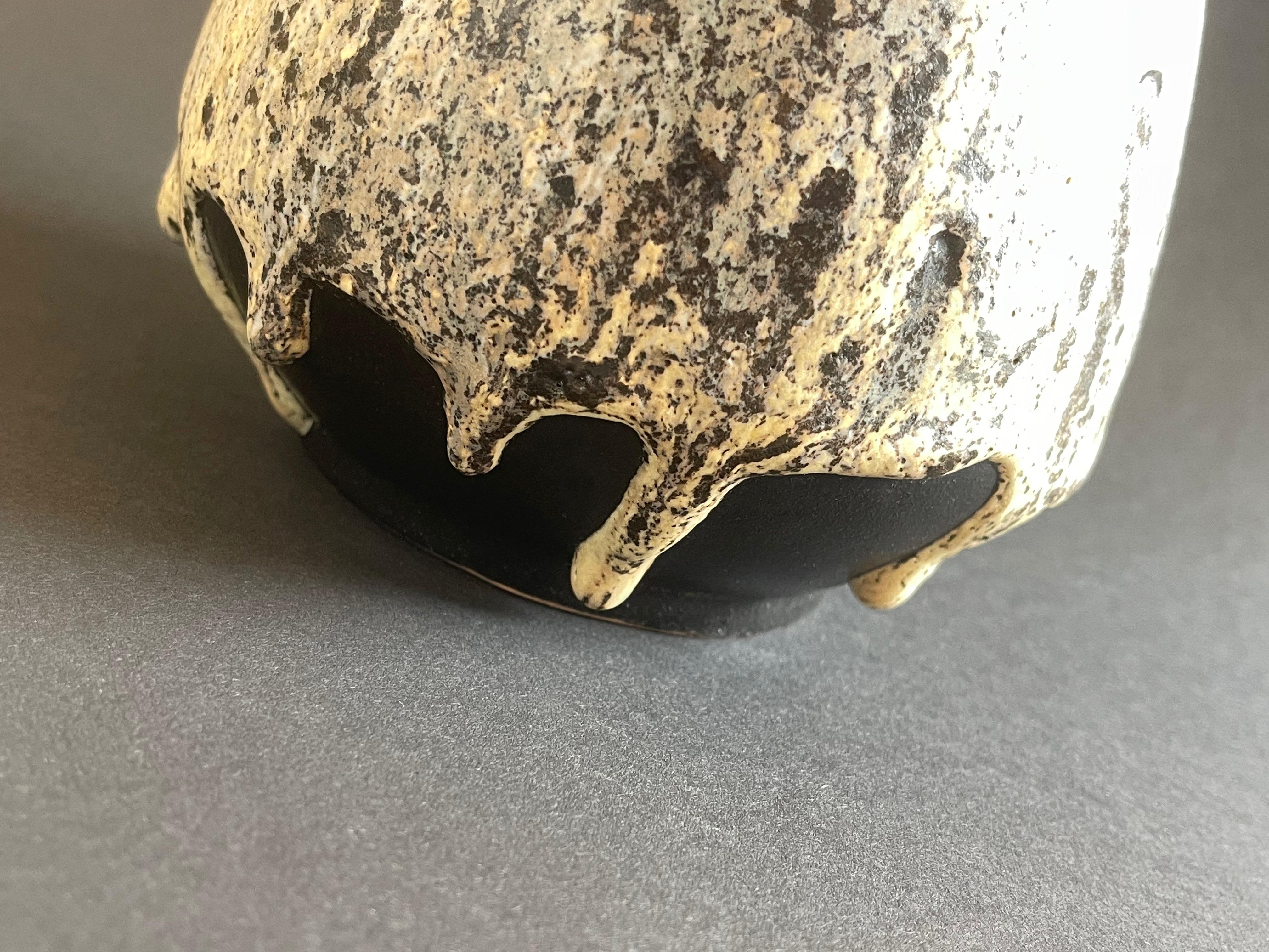 Jarrón de Lava Gorda Beige de Mediados de Siglo, Studio Ceramic by Ruscha 1970s, Alemania Occidental Hecho a mano en venta