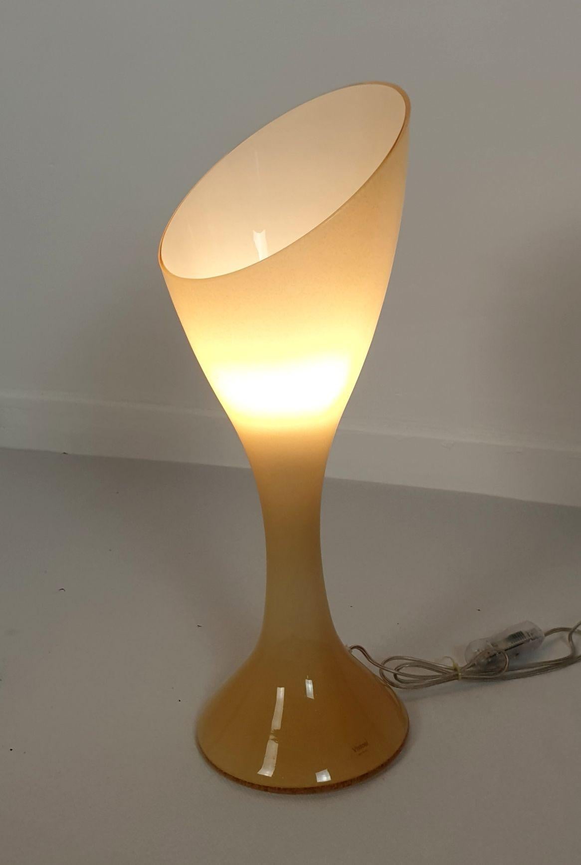 Mid Century Murano glass lamps by Vistosi - a pair In Excellent Condition For Sale In Dallas, TX