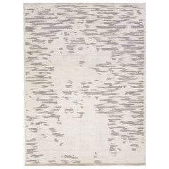 Moderne handgefertigte abstrakte Wolle im marokkanischen Stil in Beige von Apadana