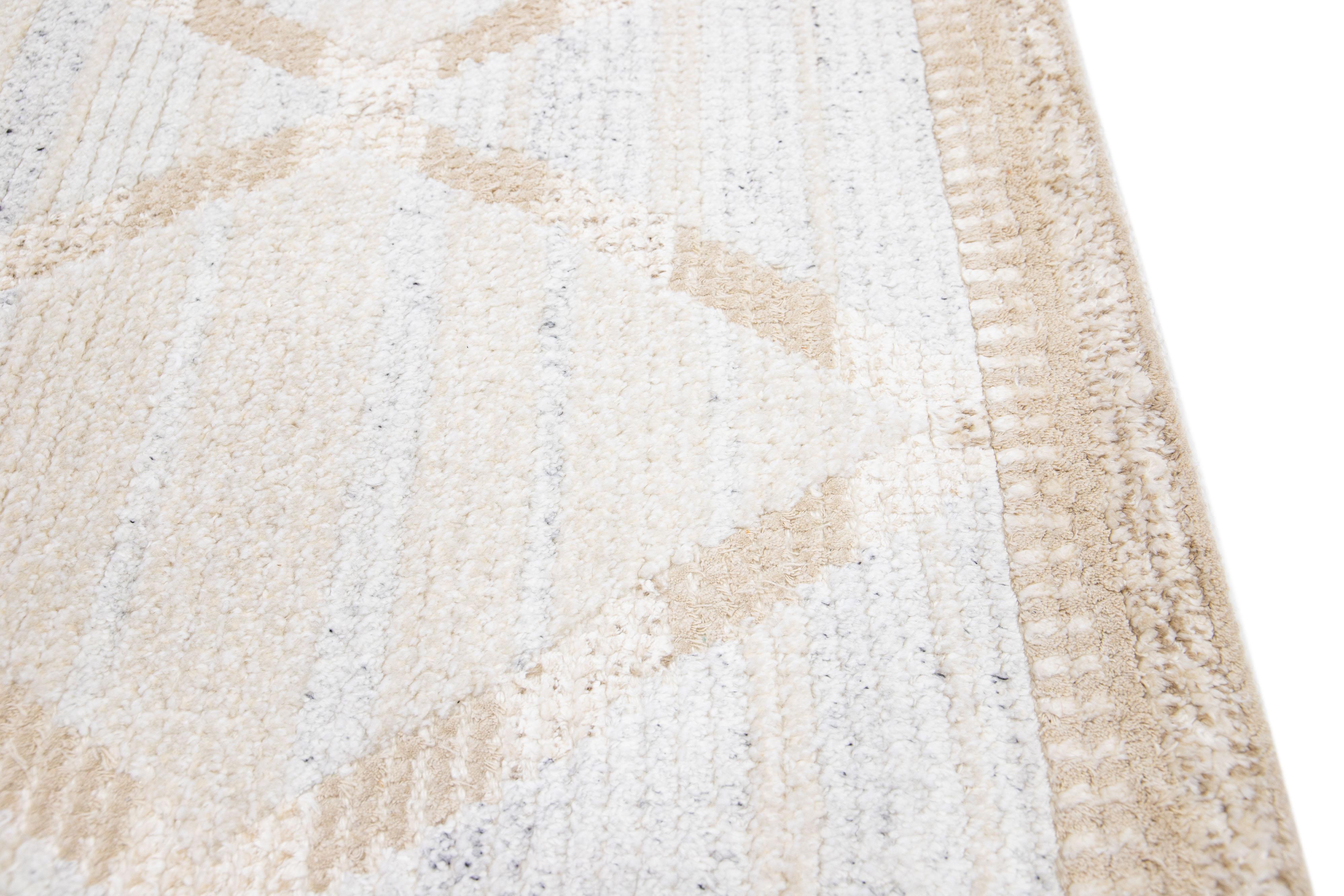 Indien Tapis en laine beige de style suédois moderne fait à la main en vente