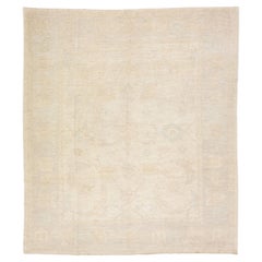 Tapis Khotan moderne en laine beige, fait à la main et entièrement conçu