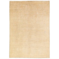 Handgefertigter Allover-Teppich aus Wolle in Beige im modernen Khotan-Stil