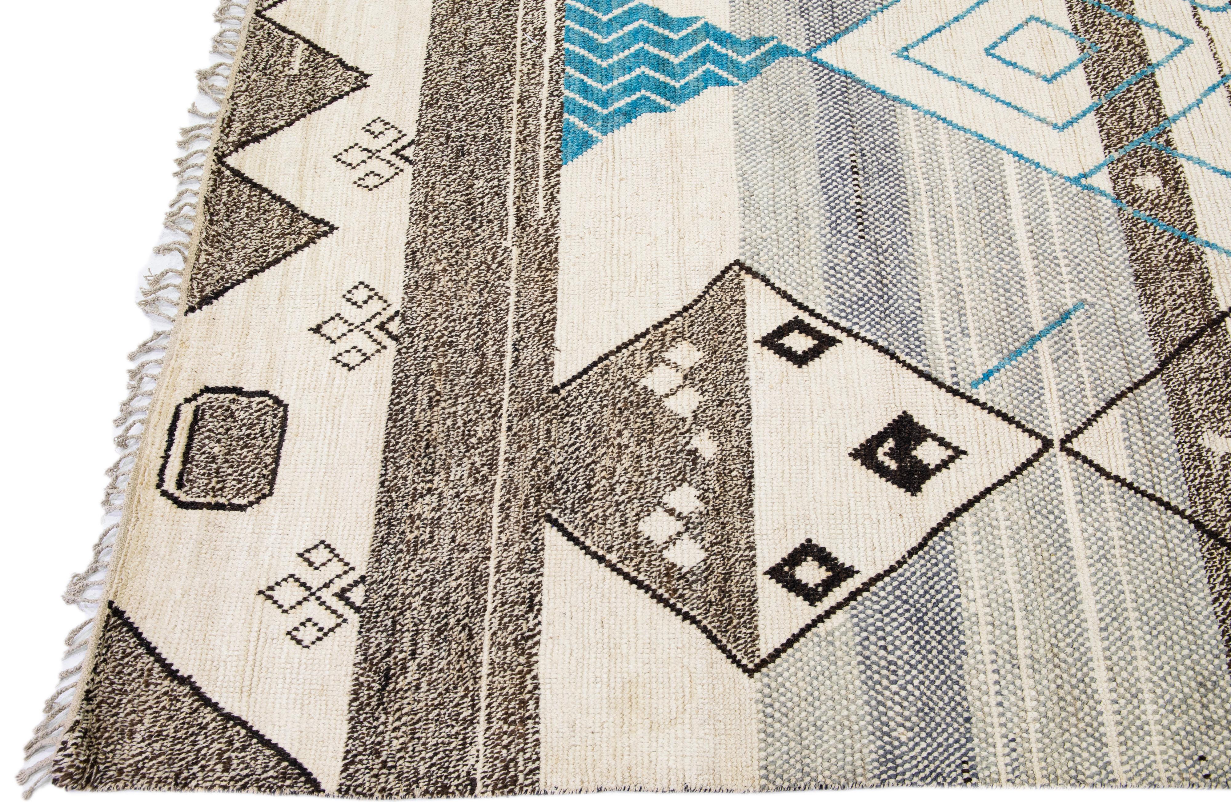 Hand-Knotted Beige Modern Moroccan Style Handmade Boho Pattern Wool Rug For Sale