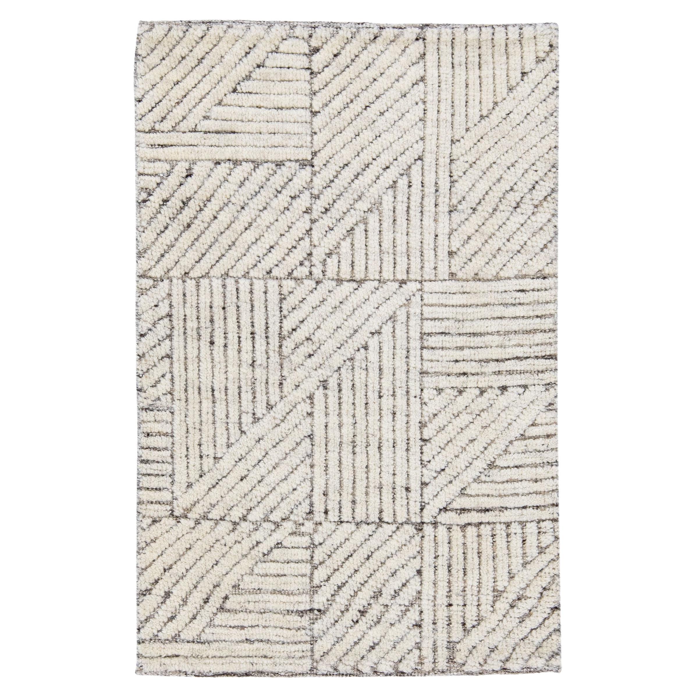 Alfombra de lana beige de estilo marroquí moderno hecha a mano a medida