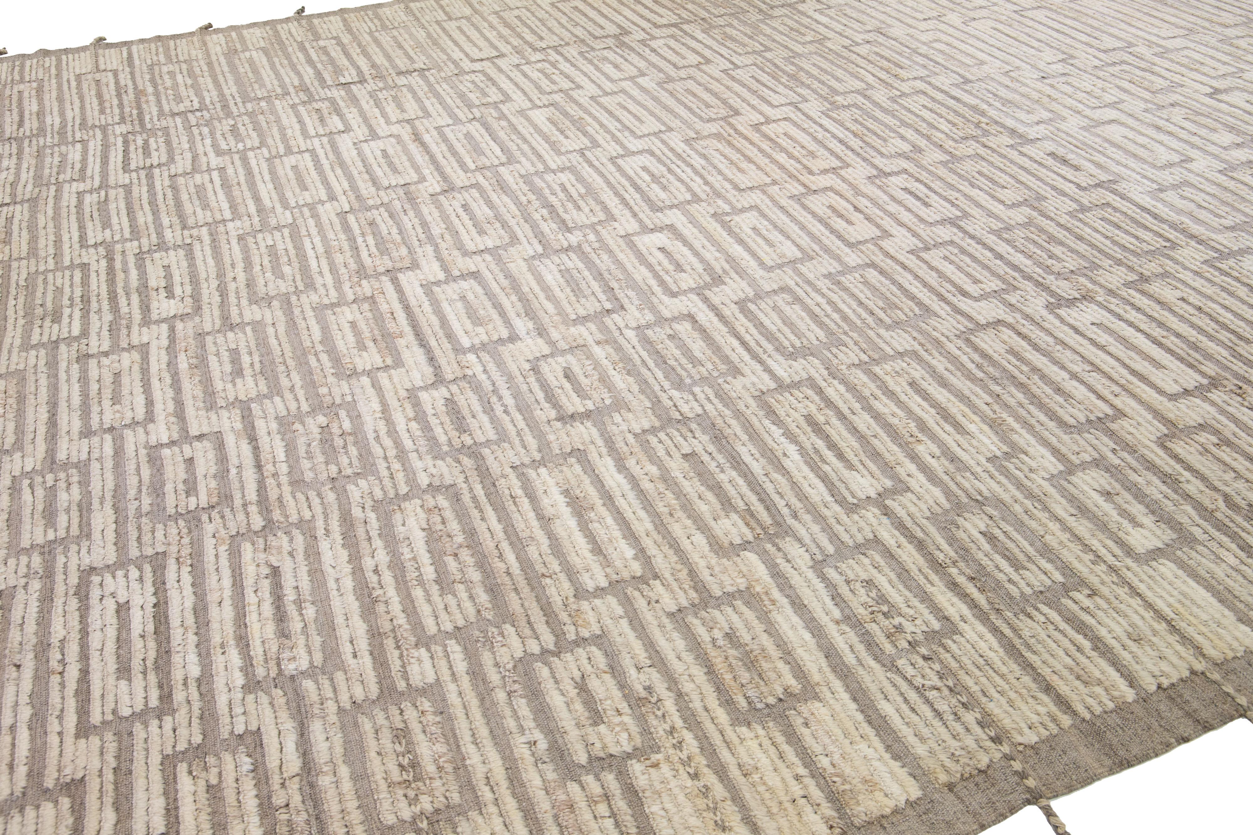Hand-Knotted Beige Modern Moroccan Style Handmade Geometric Wool Rug For Sale