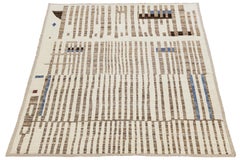 Alfombra de lana beige de estilo marroquí moderno hecha a mano con diseño de rayas abstractas