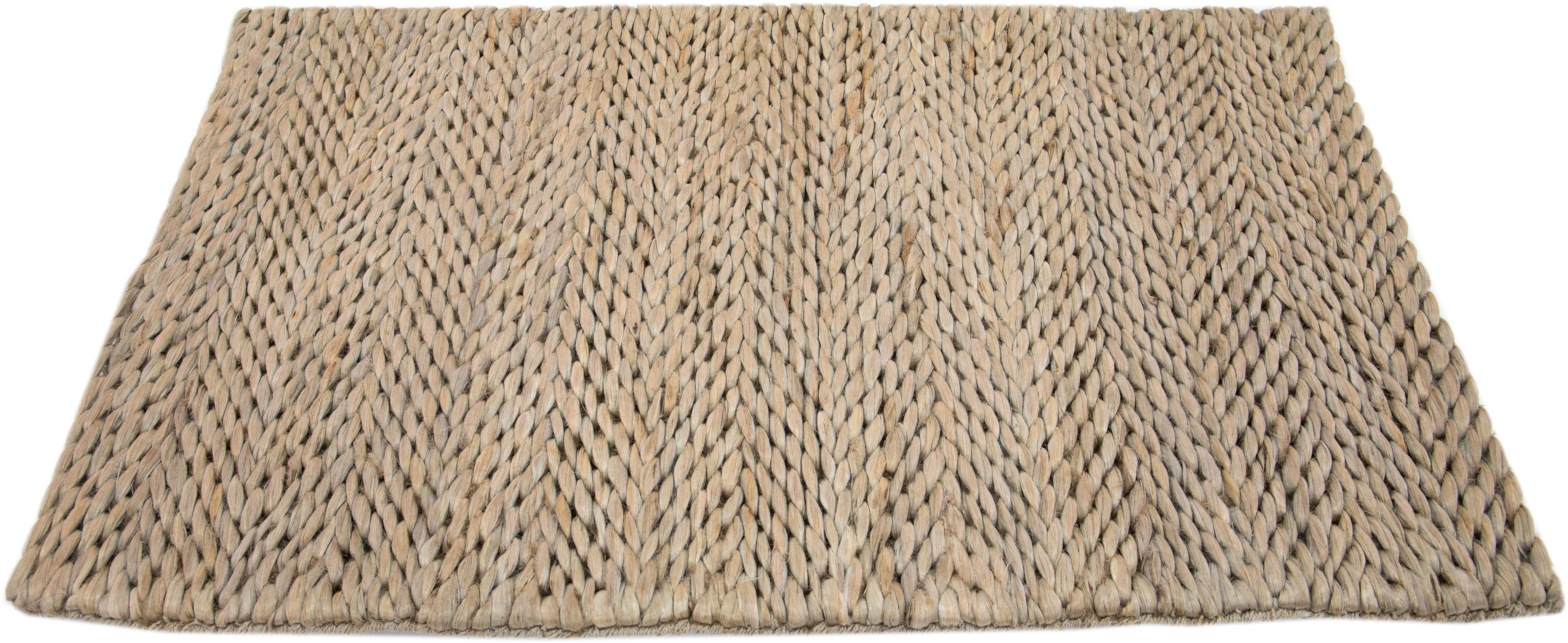 Apadana's Modern Natural Jute Teppich nach Maß. Kundenspezifische Größen und Farben auf Bestellung.

MATERIAL: 70 Jute, 30 Baumwolle.
Techniken: Handgewebt.
Stil: Modern.
Vorlaufzeit: Ca. 15-16 Wochen verfügbar.
Farben: Wie abgebildet, andere