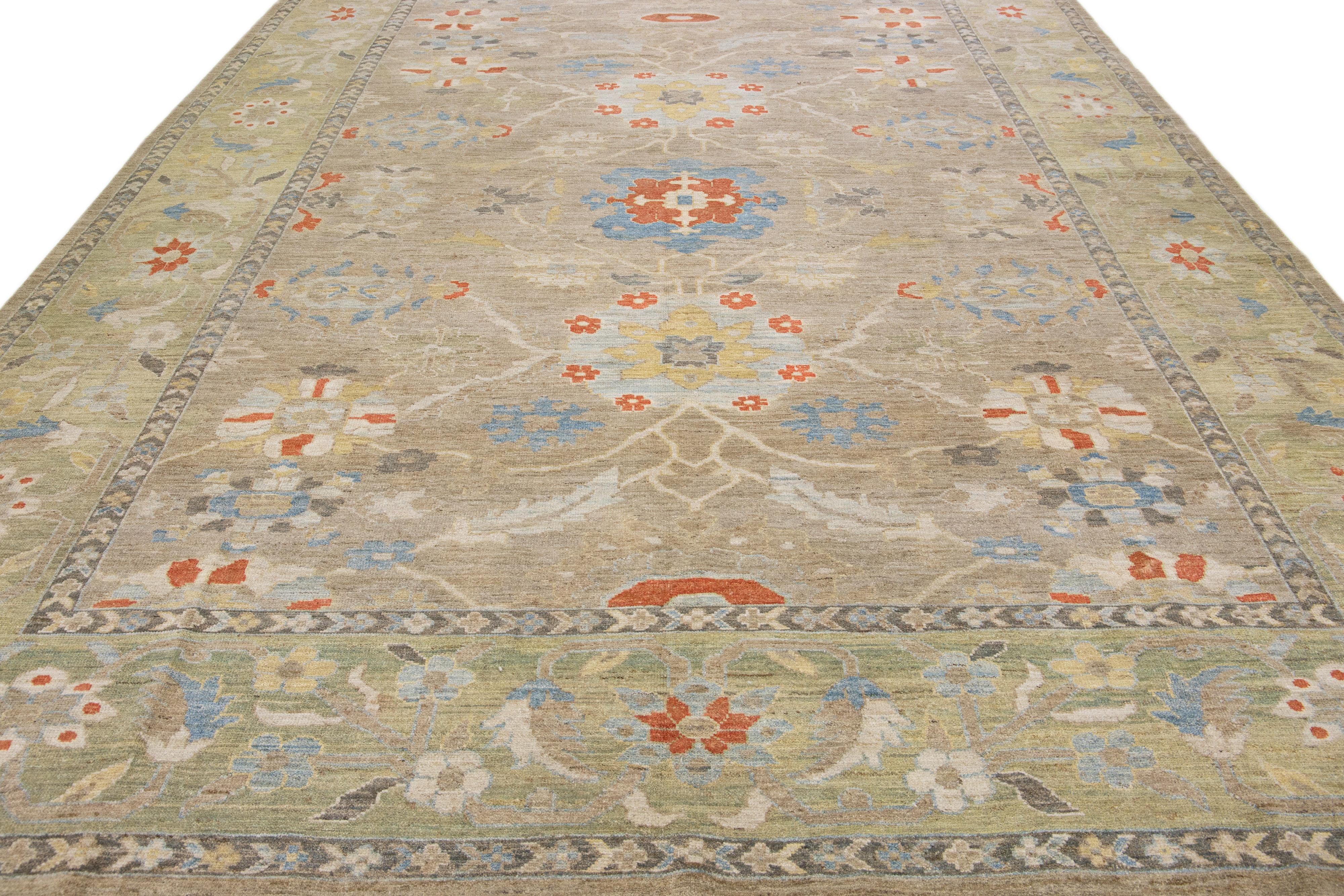 Moderner, handgefertigter Sultanabad-Wollteppich mit Blumenmotiv in Beige (Persisch) im Angebot