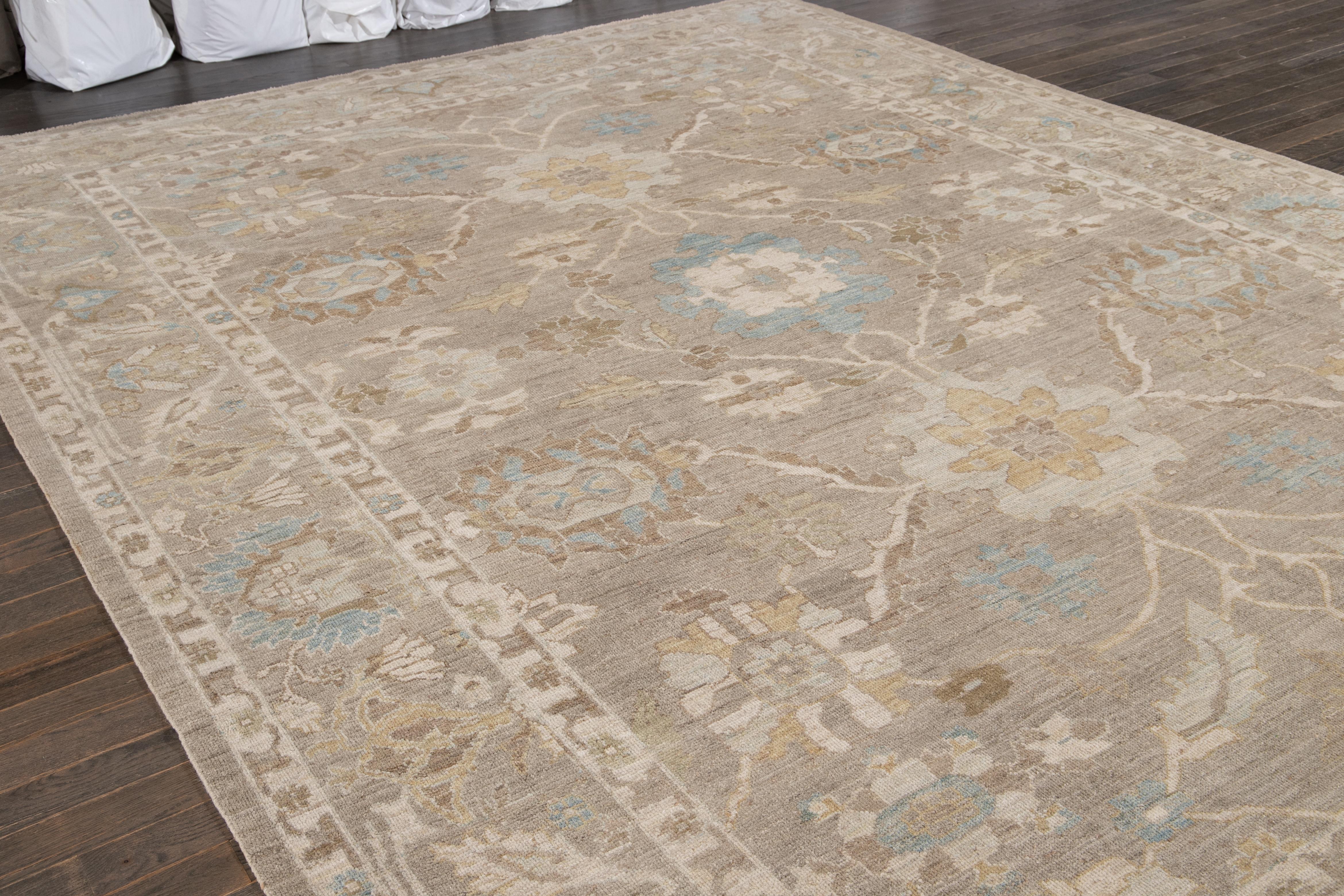 Moderner, handgefertigter Sultanabad-Teppich aus geblümter Wolle in Beige im Angebot 5
