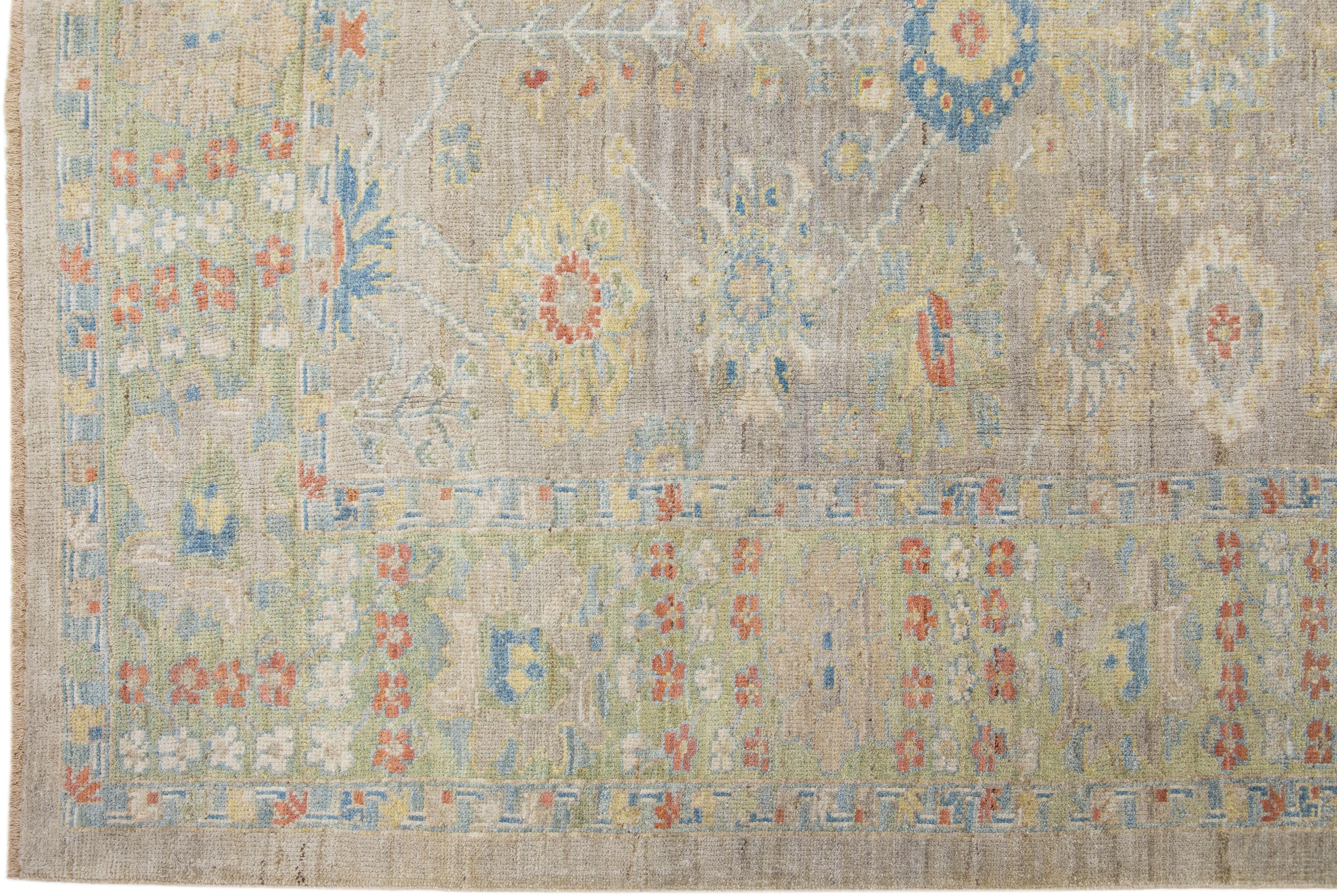 Handgefertigter Sultanabad-Wollteppich in Beige mit Blumenmuster (Persisch) im Angebot