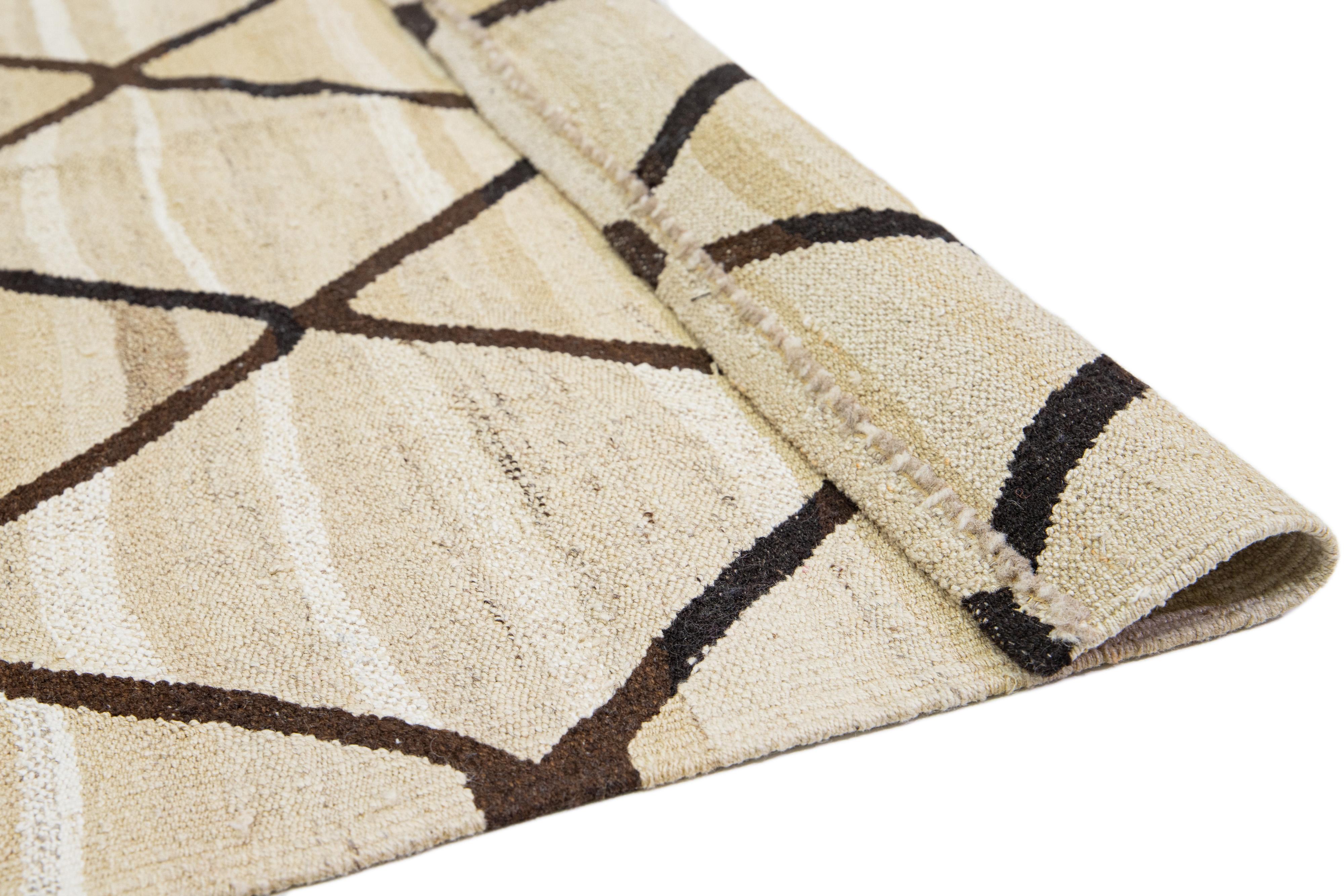 Beige Modern Turkish Kilim Wool Rug Flat-Weave with Geometric Brown Pattern   In Excellent Condition For Sale In Norwalk, CT