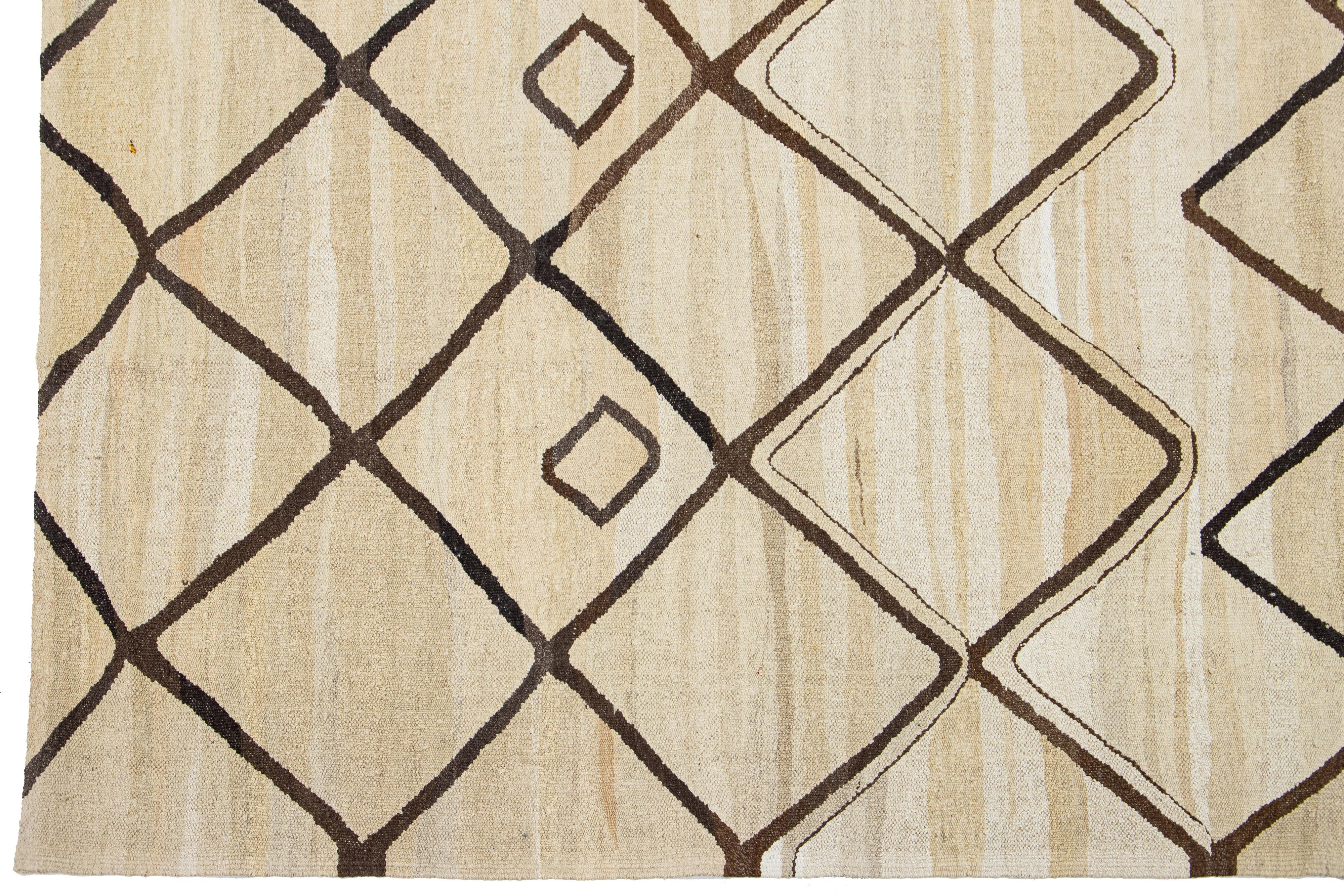 Beige Modern Turkish Kilim Wool Rug Flat-Weave with Geometric Brown Pattern   For Sale 1