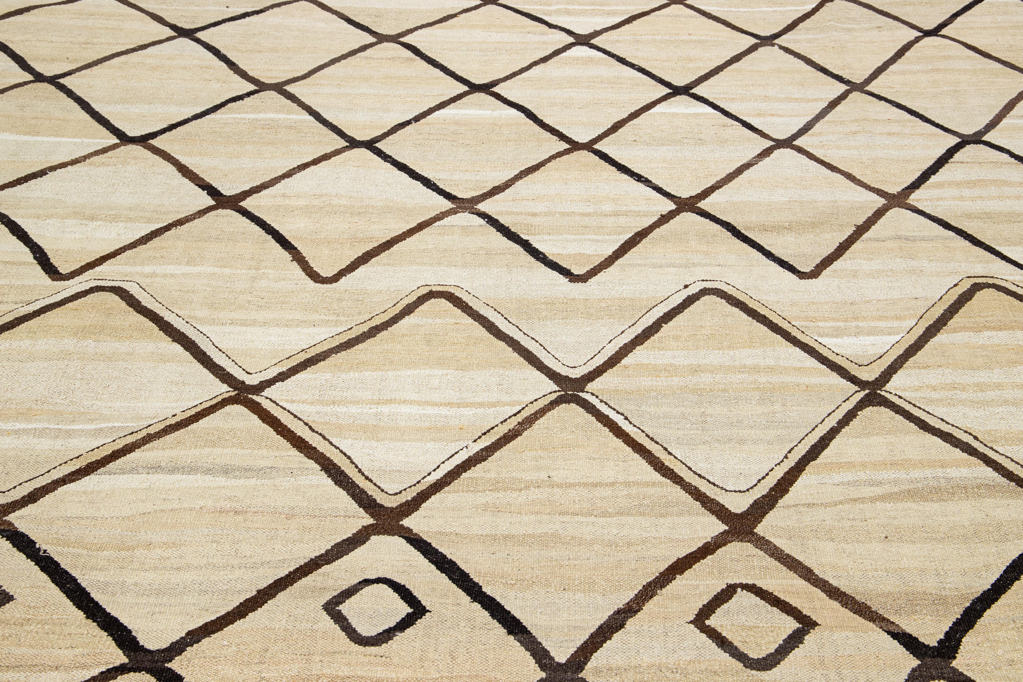 Beige Modern Turkish Kilim Wool Rug Flat-Weave with Geometric Brown Pattern   For Sale 2