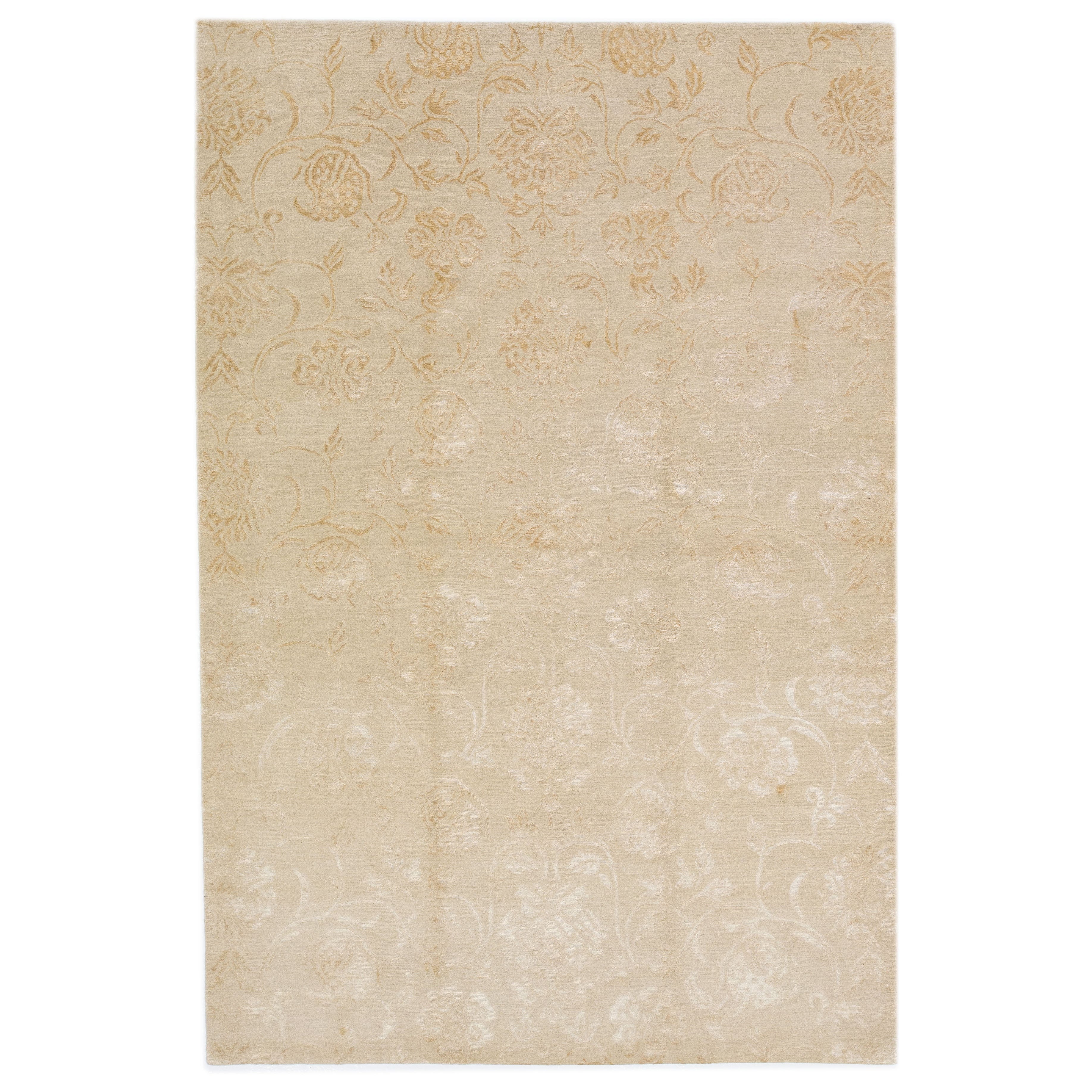 Moderner Teppich aus Wolle und Seide in Beige, handgefertigt mit Blumenmuster