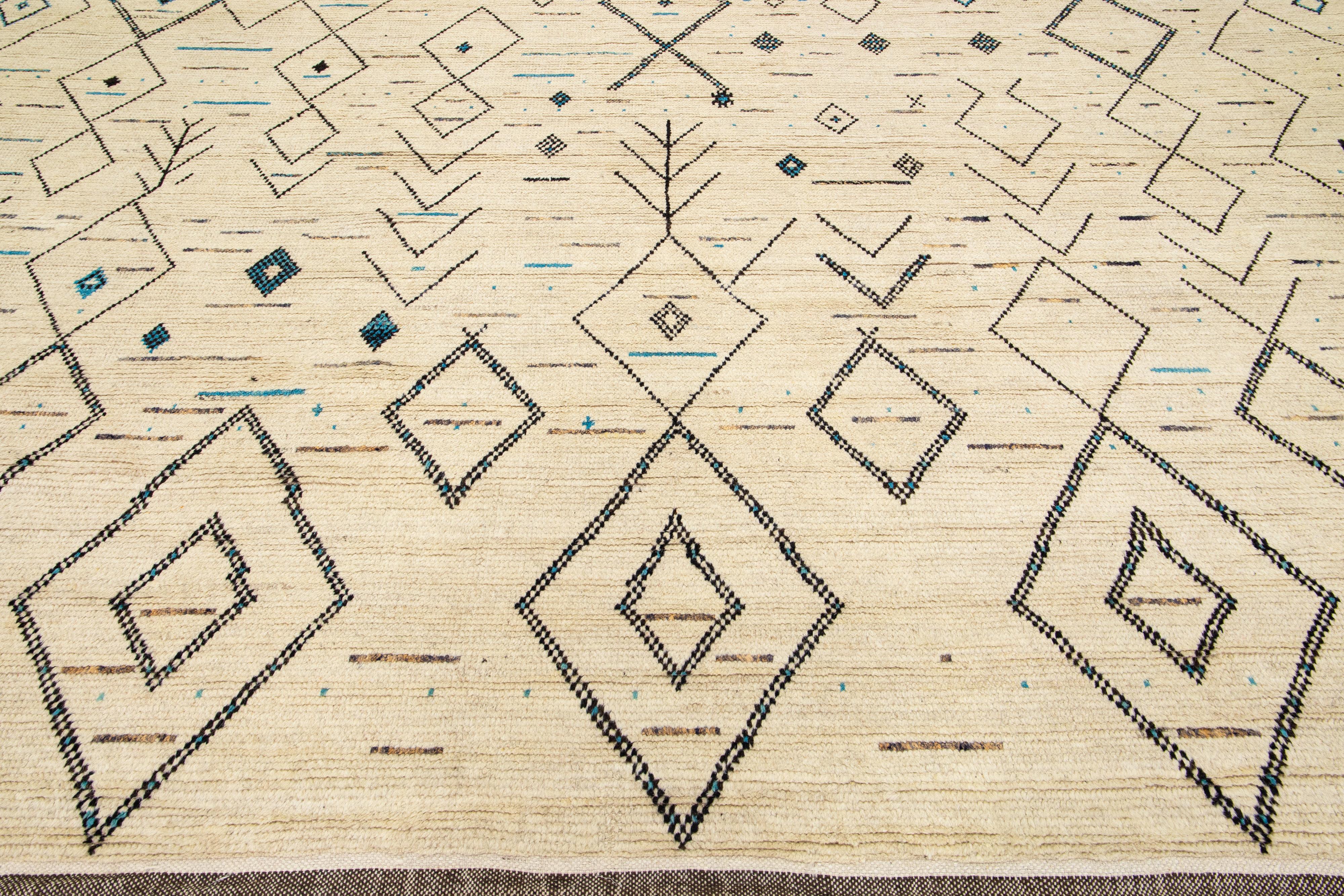 Beige Moroccan Berber Style Handmade Geometric Wool Rug In New Condition For Sale In Norwalk, CT