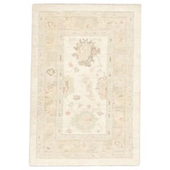 Tappeto Oushak turco in lana intrecciata a mano beige multicolor 2'5" x 3'7"