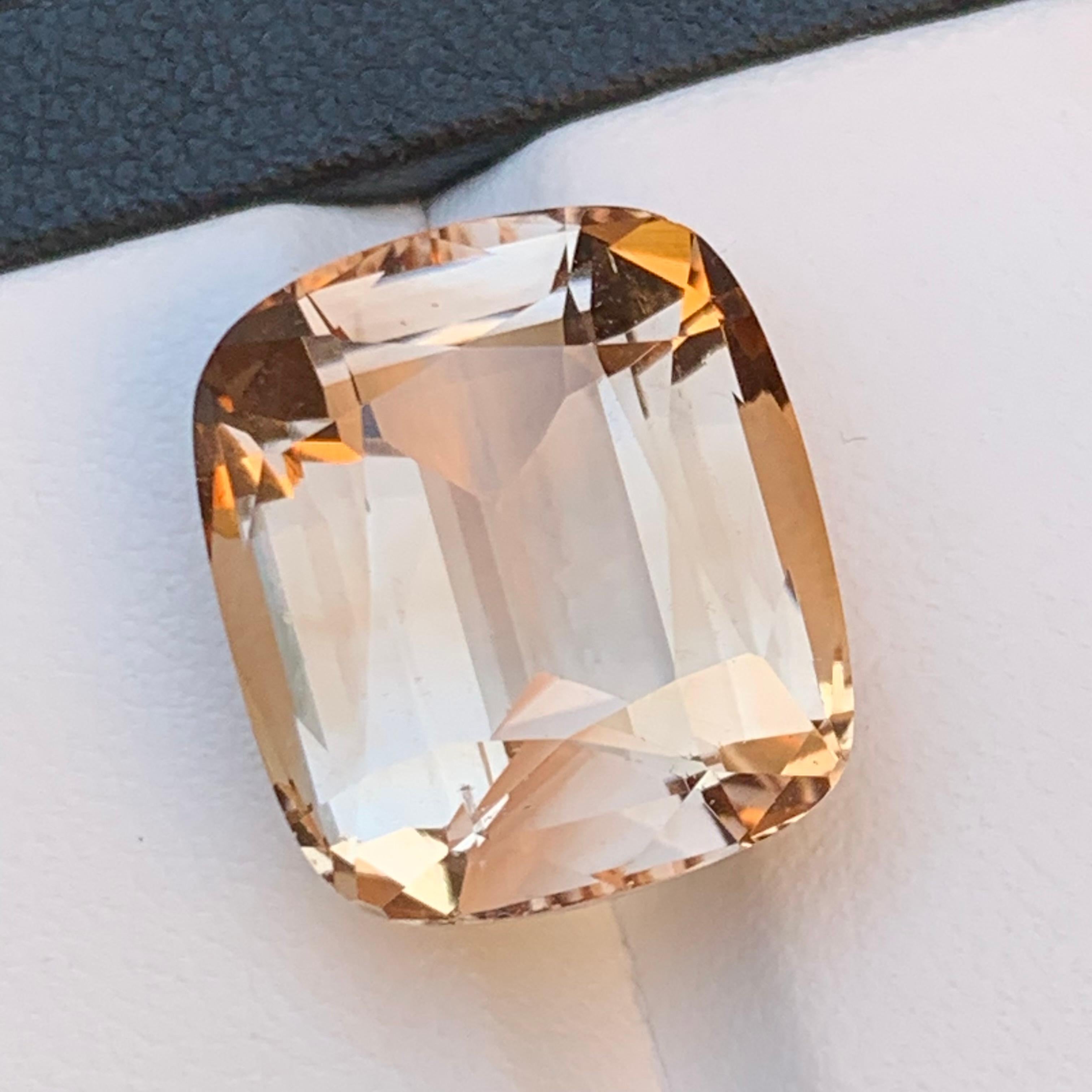 Beige Topacio Natural Collar Colgante Piedra suelta 19,85 Ct Cushion Cut-Joyería Contemporáneo en venta