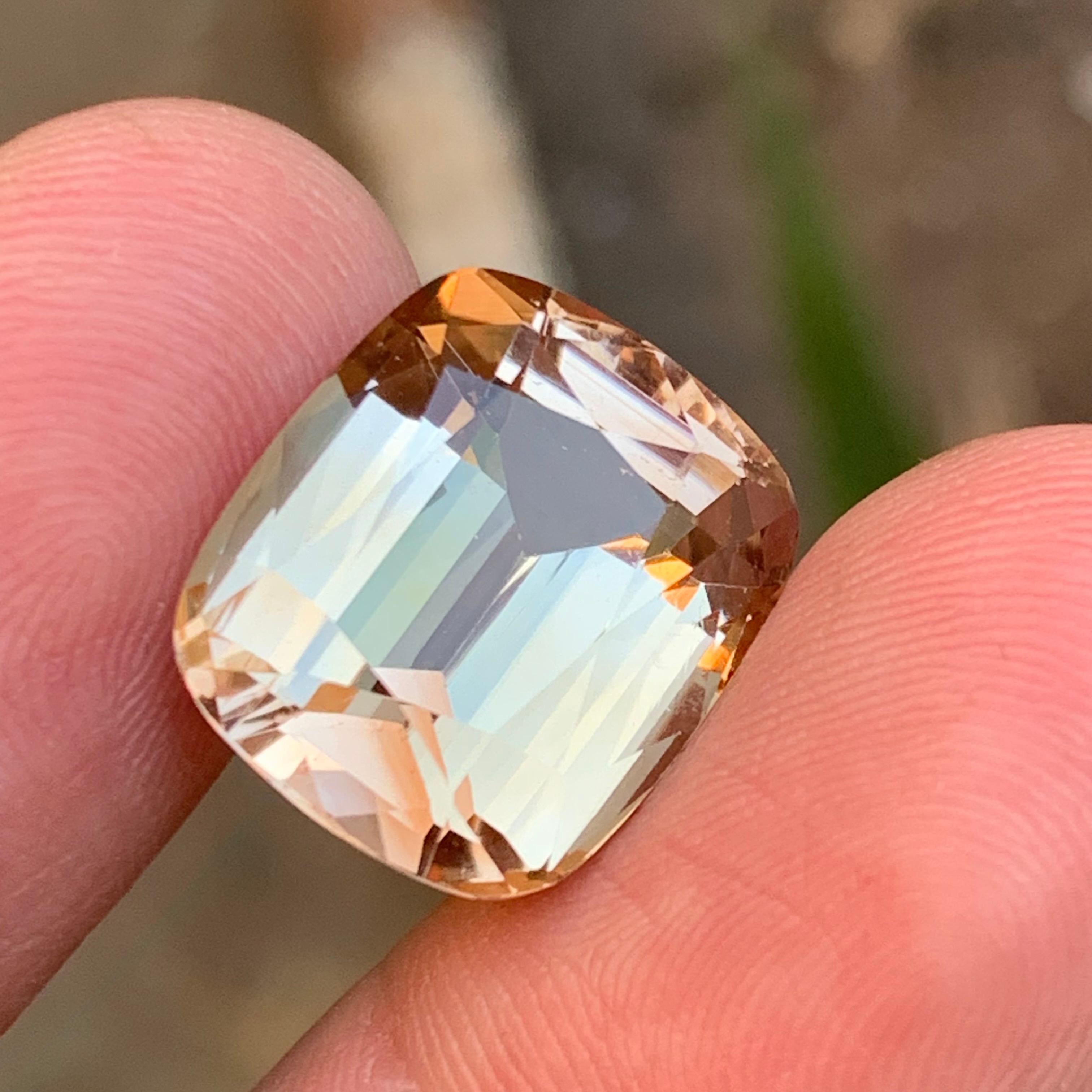 Beige Topacio Natural Collar Colgante Piedra suelta 19,85 Ct Cushion Cut-Joyería en Nuevo estado para la venta en Peshawar, PK