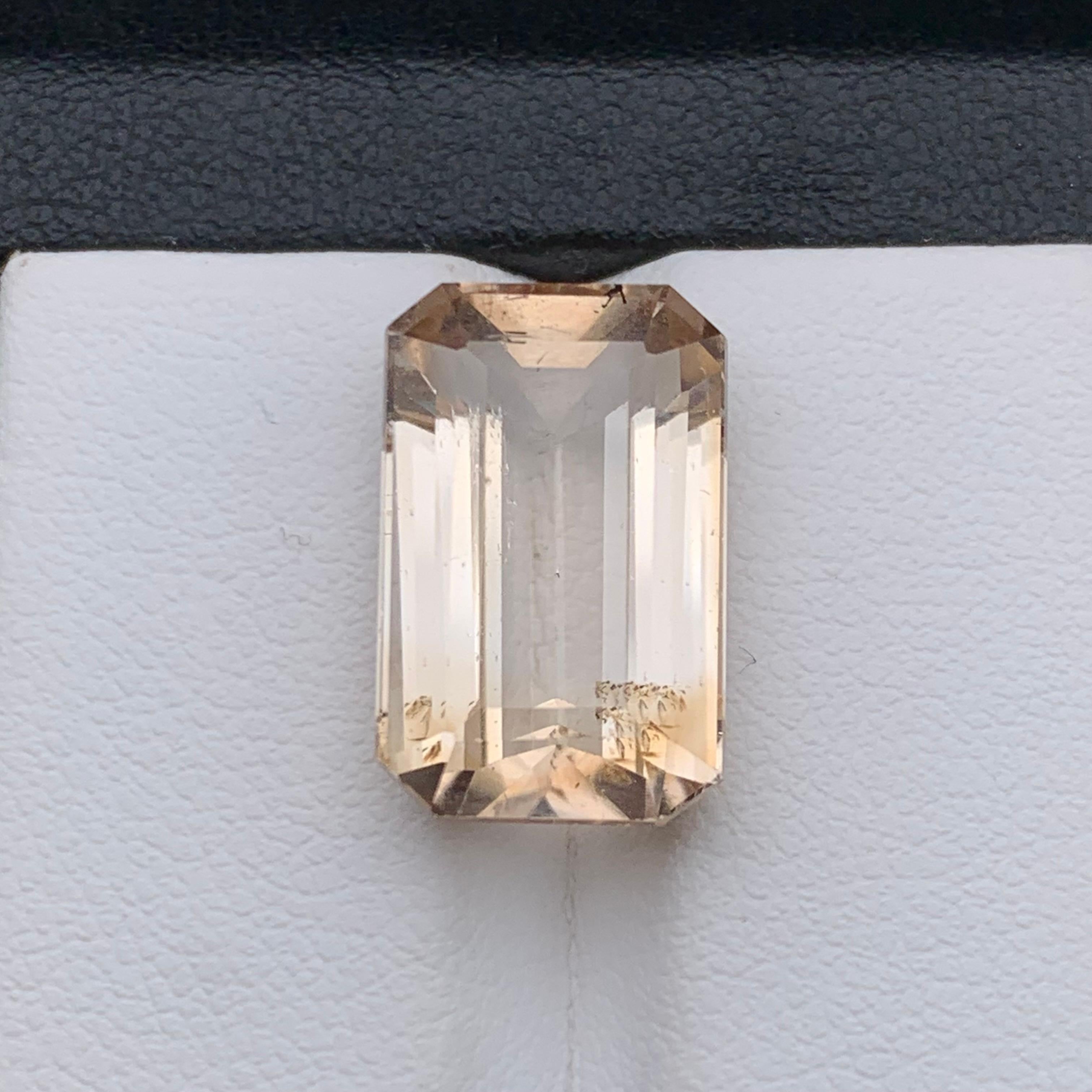 Beige Natürlicher Topas Lose Edelstein für Ring, Halskette Anhänger, oder jede andere Schmuckfassung-Step Emerald Cut!!

💎 EDELSTEINART: Topas
⚖️ GEWICHT: 12,80 Karat
FORM & SCHNITT: Stufen-Smaragd-Schliff
📏 GRÖSSE (MM): 16,42 x 10,43 x 7,34
🌈