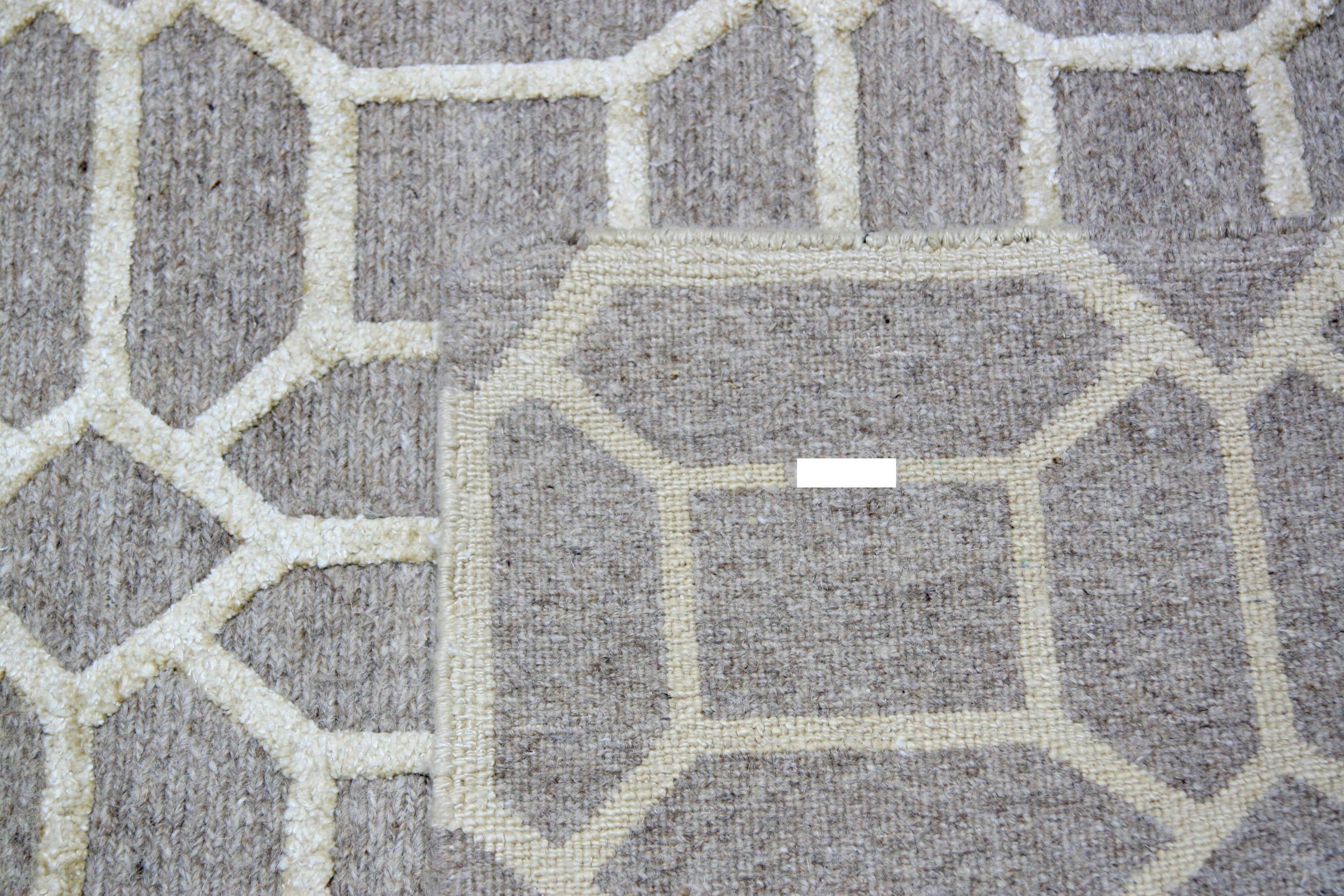 Beige Oktogon-Muster Teppich im Zustand „Neu“ im Angebot in Los Angeles, CA