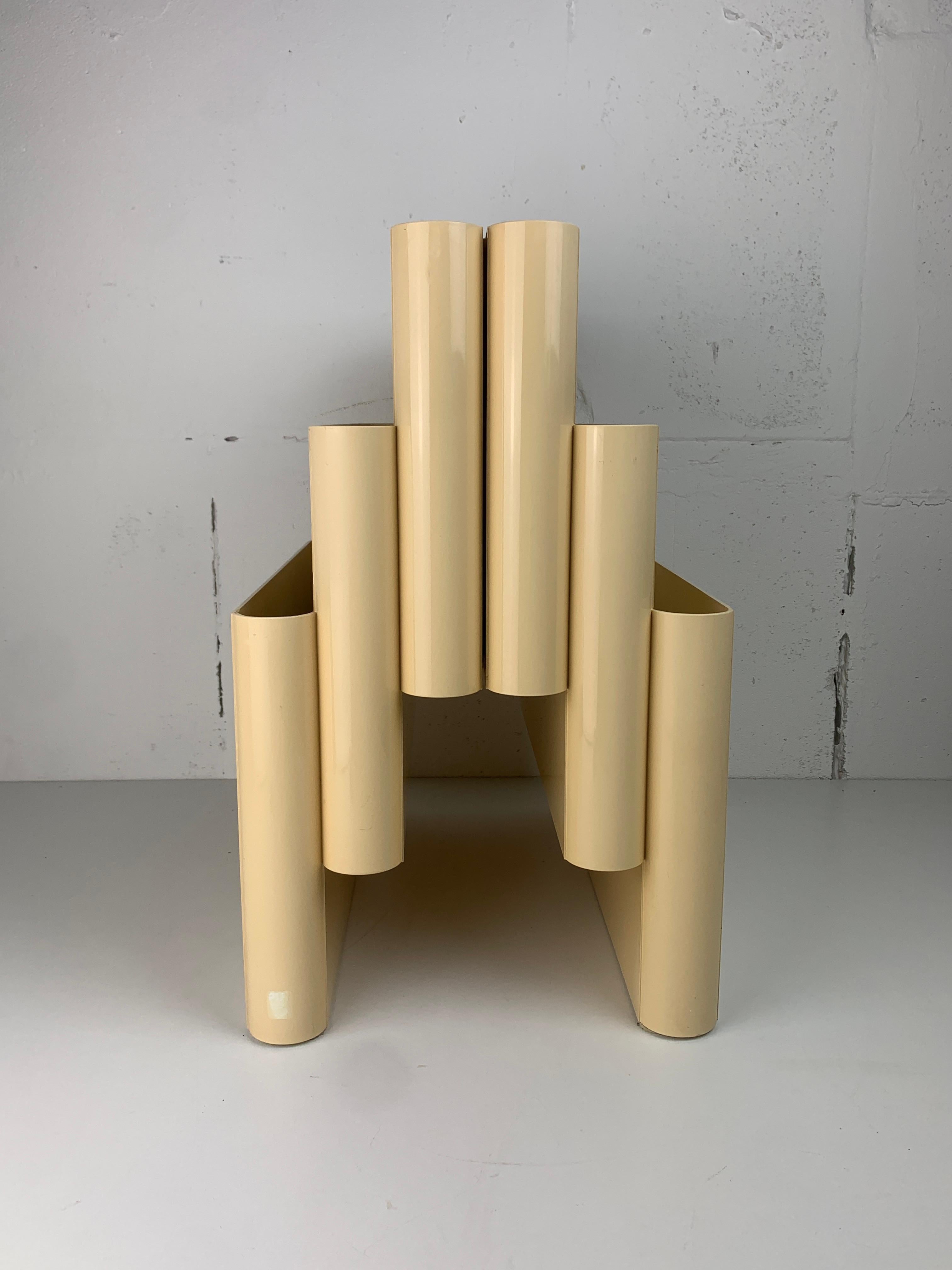 Space Age Beige off white Magazine Rack by Giotto Stoppino for Kartell, Italy, 1970s For Sale
