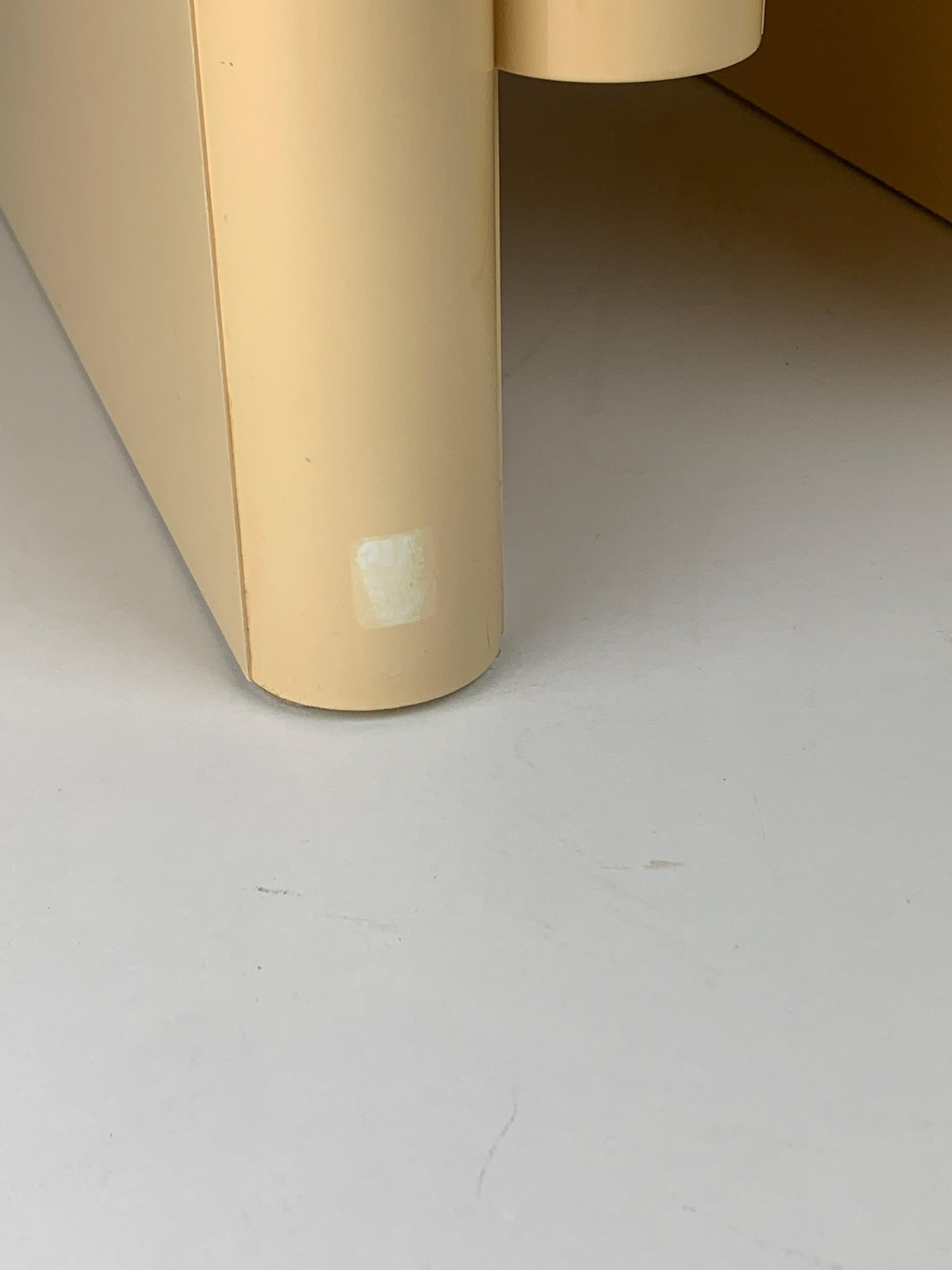 Beige off white Magazine Rack by Giotto Stoppino for Kartell, Italy, 1970s In Good Condition For Sale In Zaandam, NL