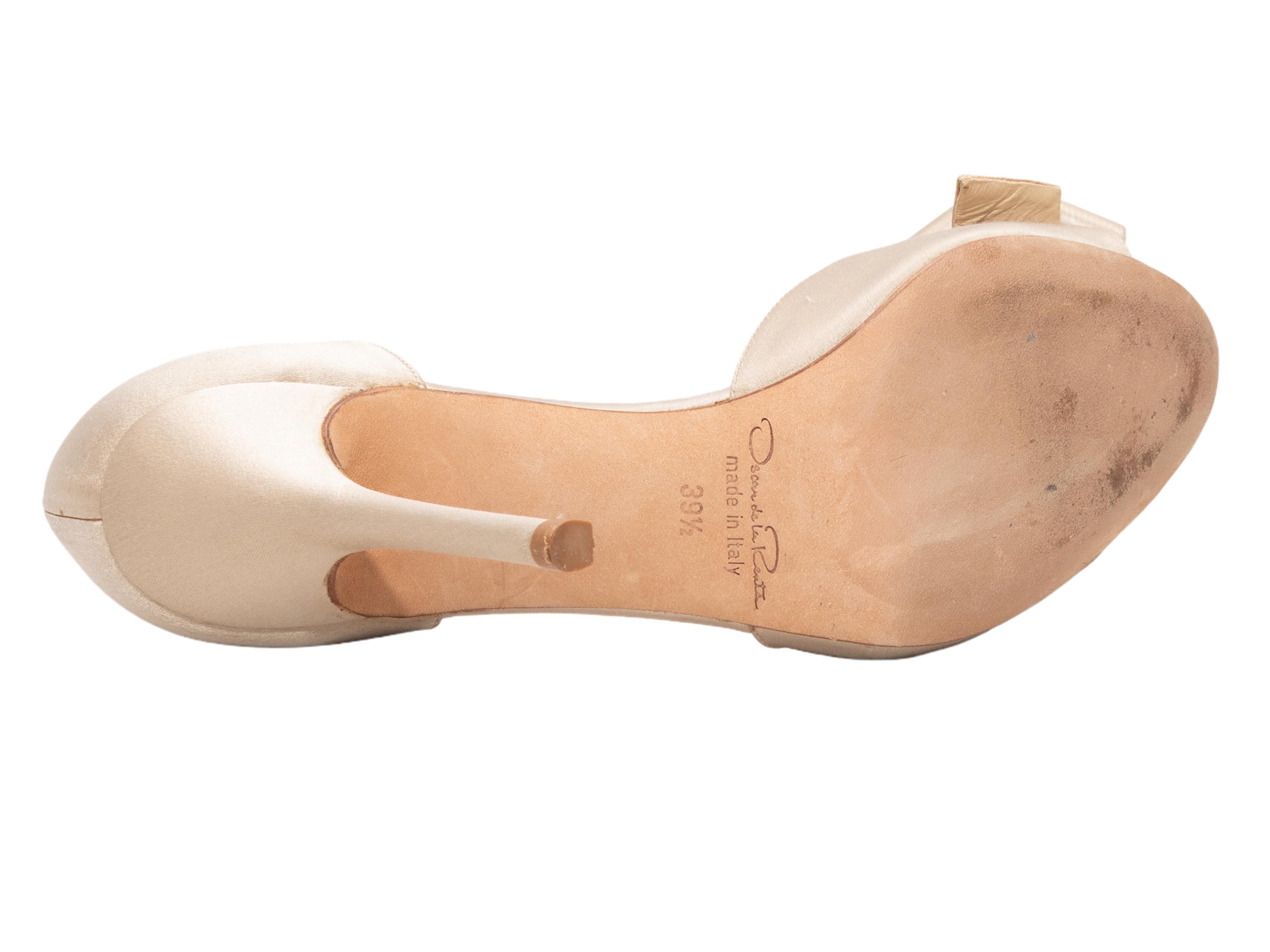 De las mujeres Tacones d'Orsay Oscar De La Renta beige de satén con adornos en punta, talla 39,5 en venta