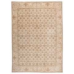 Beige gemusterter Teppich