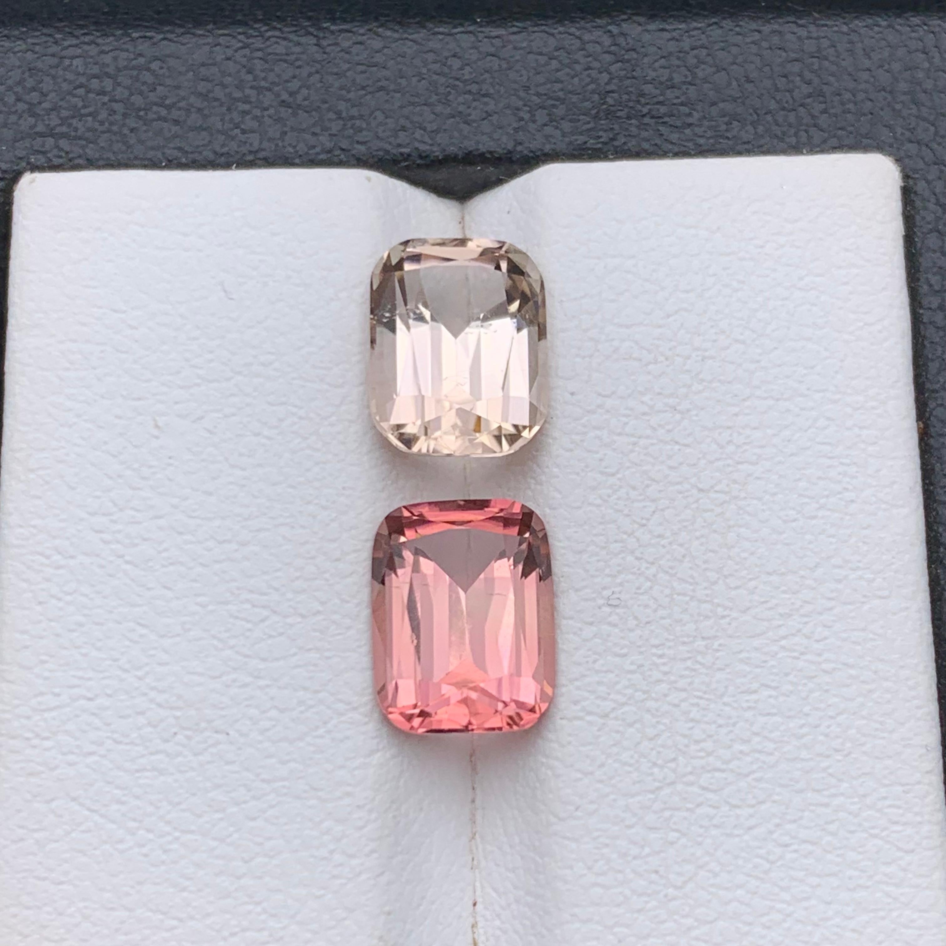 Contemporain Beige & Peachy Pink Natural Tourmaline Loose Gemstone Reverse Pair 5 Ct Cushion en vente
