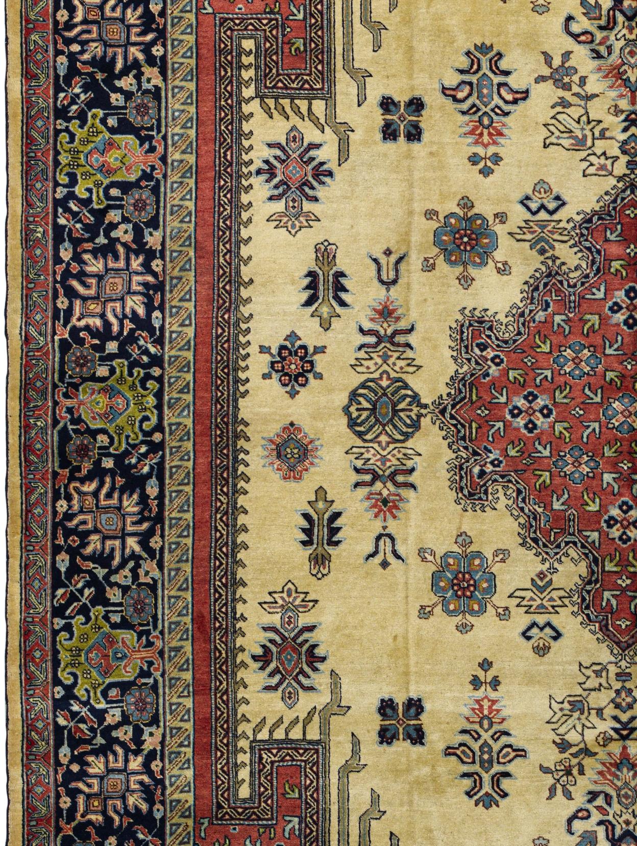 Beige Persian Wool Hand Knotted Rug 8 ft x 11 ft, Floral Harmony Reverie In condizioni ottime in vendita a Dallas, TX