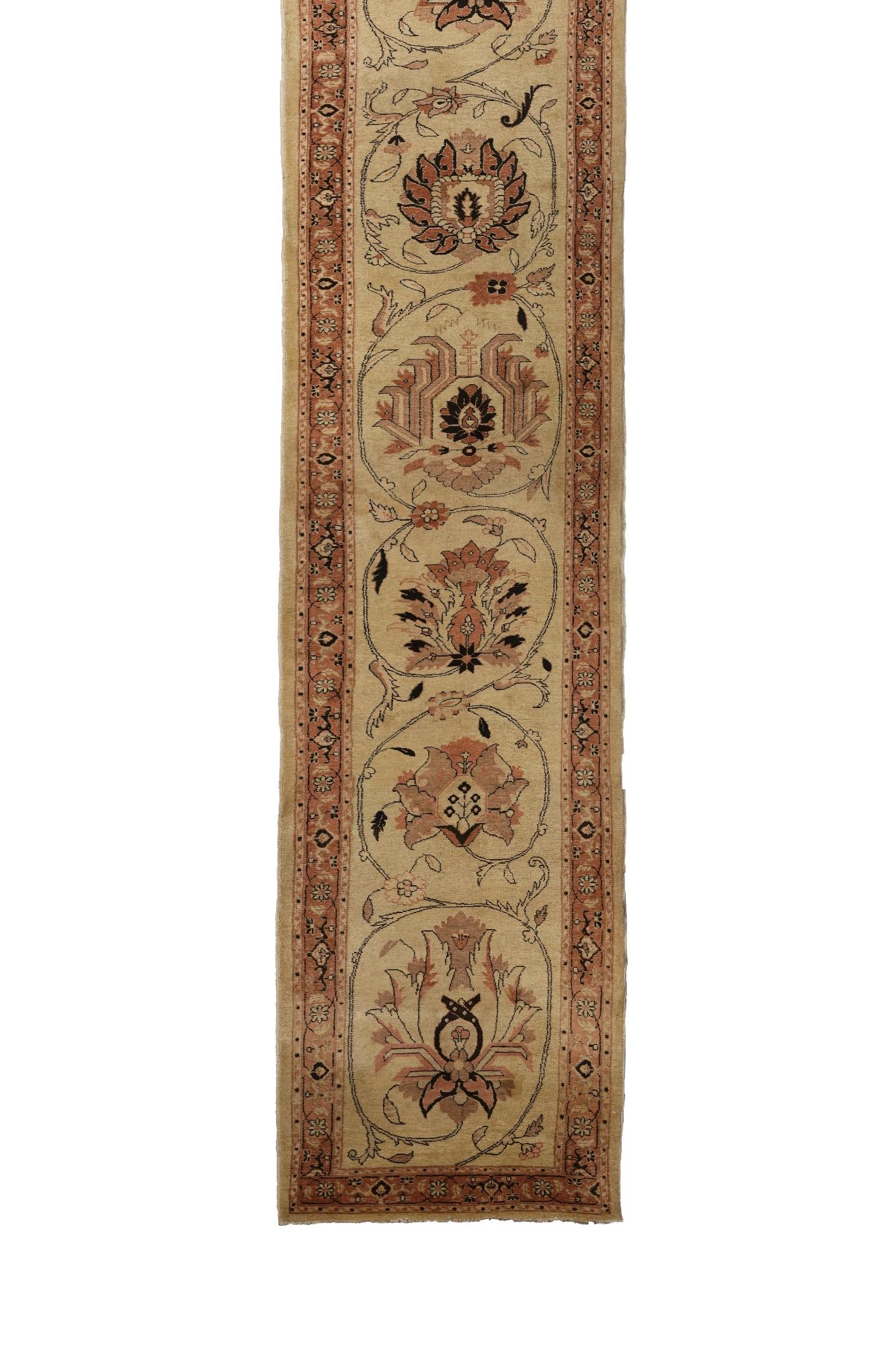 Tessuto a mano Beige Persian Wool Hand Knotted Runner 3 ft x 23 ft , Desert Medallion Elegance in vendita