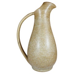 Pichet en céramique beige Ewald Dahlskog des années 1930, Bo Fajans, Suède