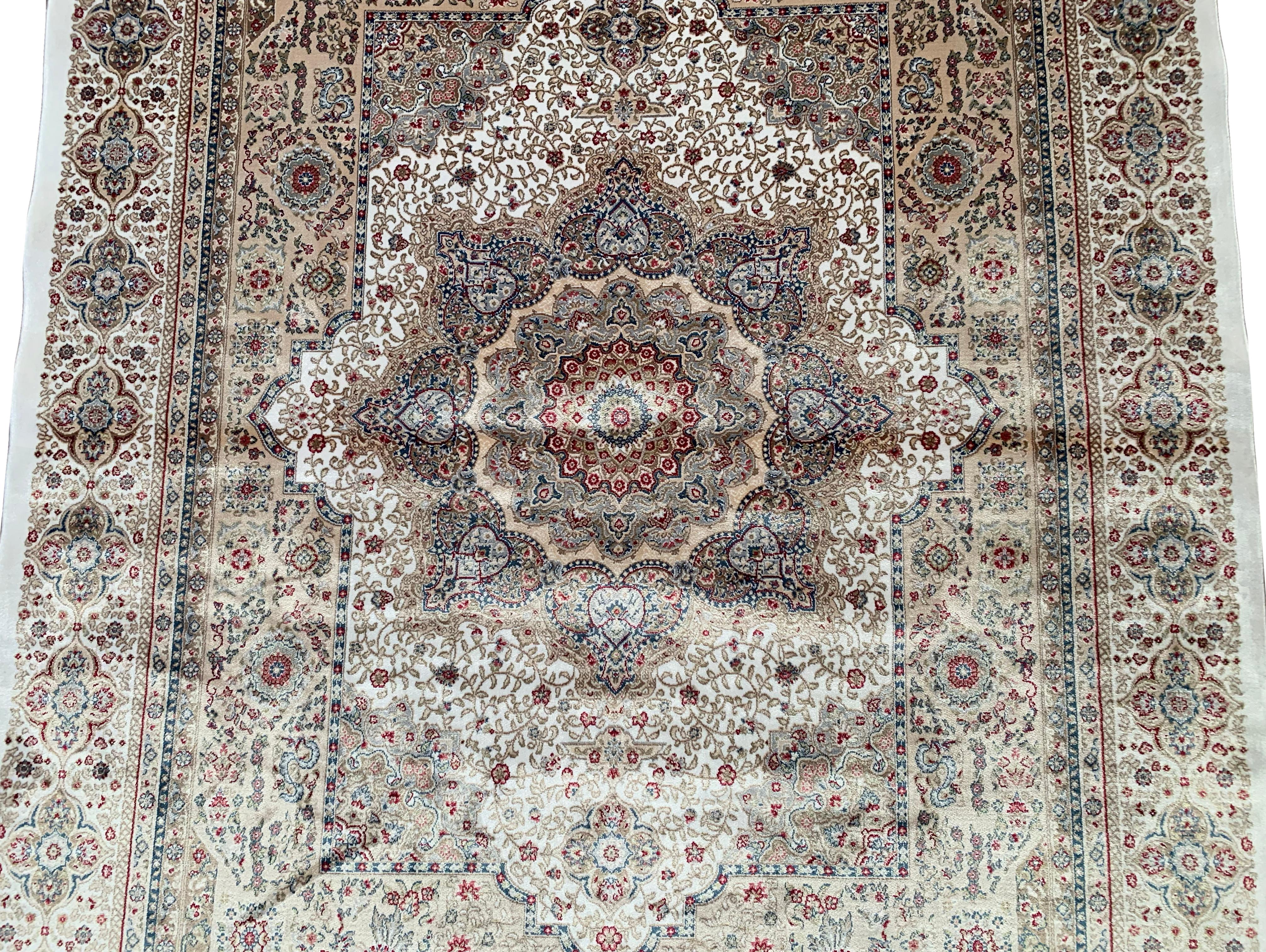 Türkischer Teppich aus reiner Seide in Beige, 1000 KPSI (Maschinell gefertigt) im Angebot