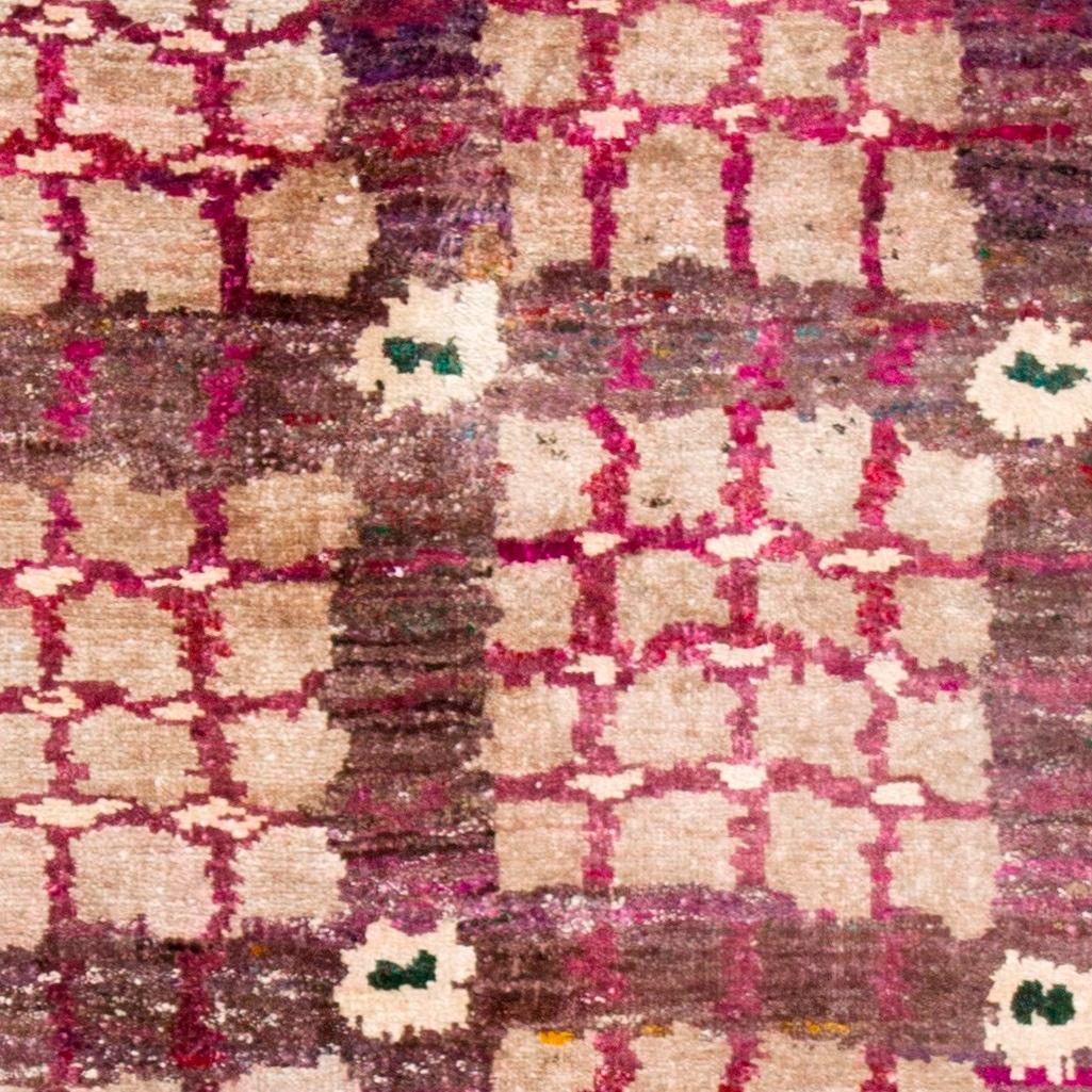 Beige Purple Magenta Green Transitional Natural Silk Hand-Knotted Rug in Stock In New Condition For Sale In New York, NY