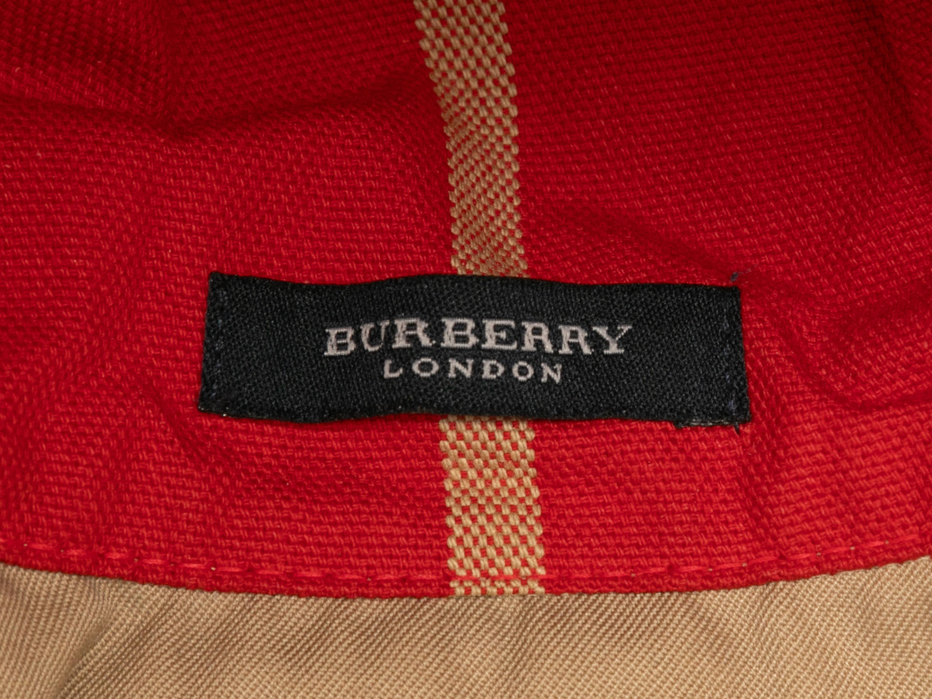 Marrone Cappello a secchiello beige e rosso con bordi a scacchi di Burberry Nova in vendita