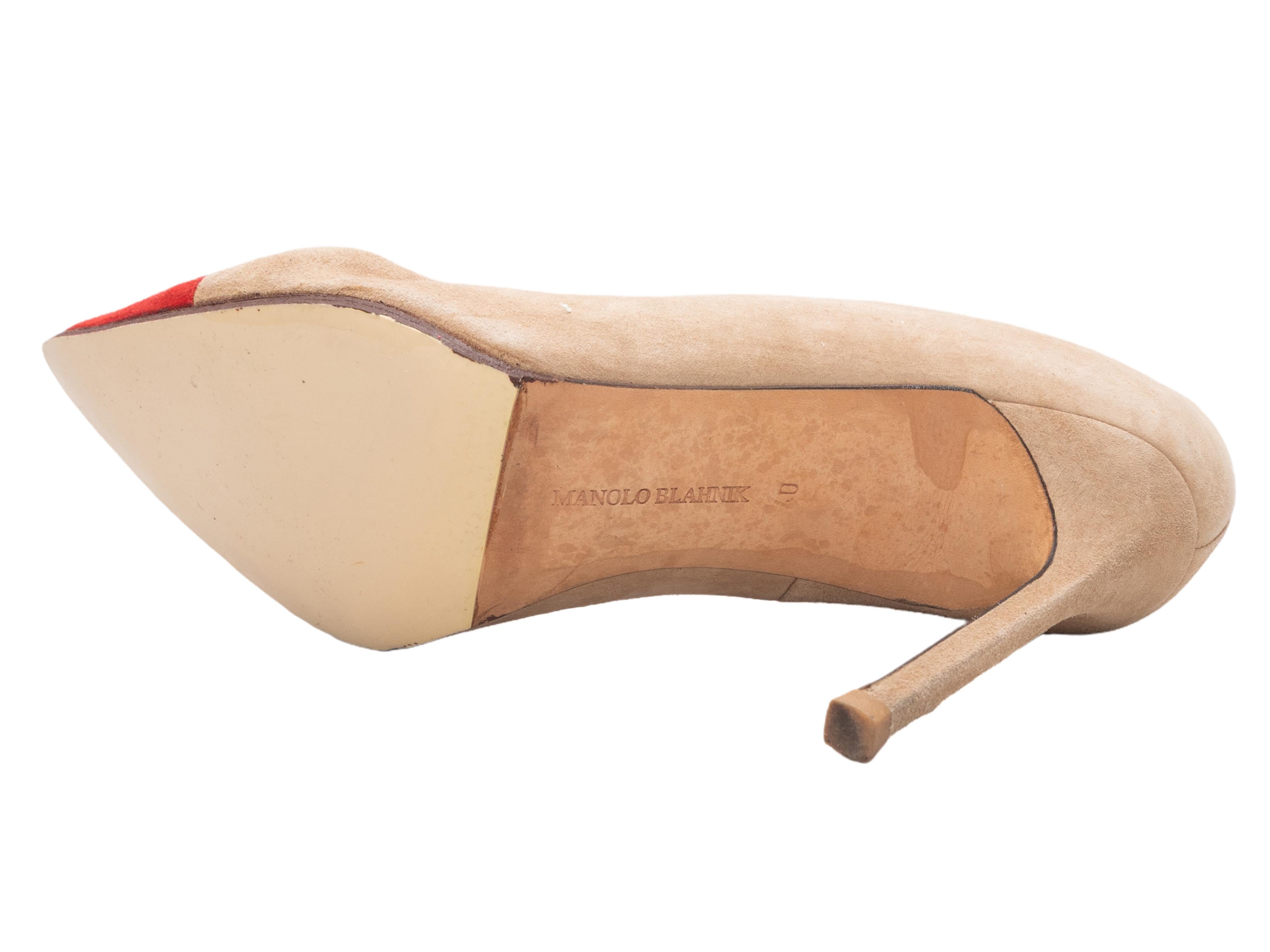 Beige & Red Manolo Blahnik Suede Pointed Cap-Toe Pumps Size 40 in vendita 1
