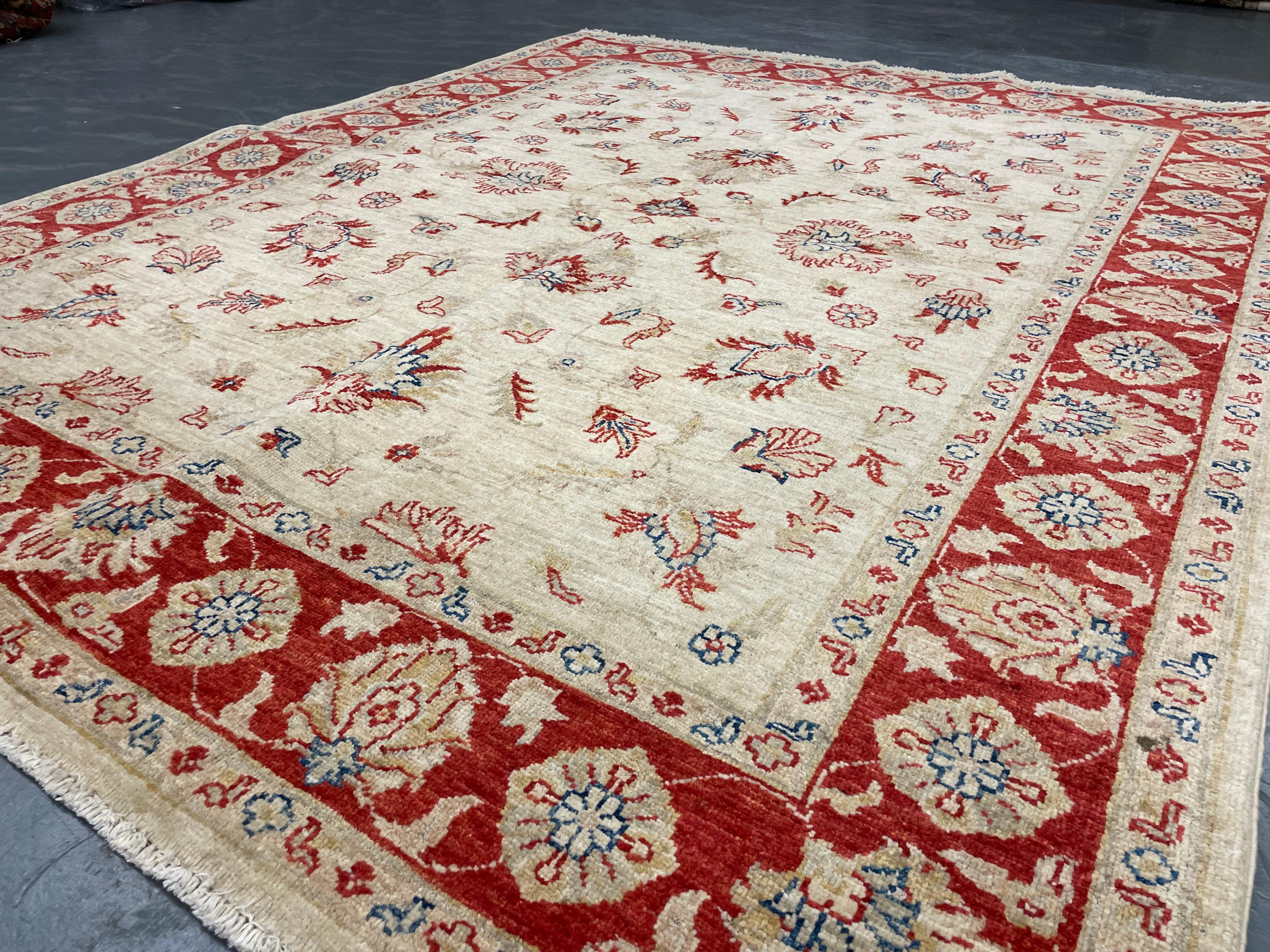 Beige & Rot Ziegler Floral Orientteppich, Traditionelles All-Over Design 165x195 cm im Angebot 4