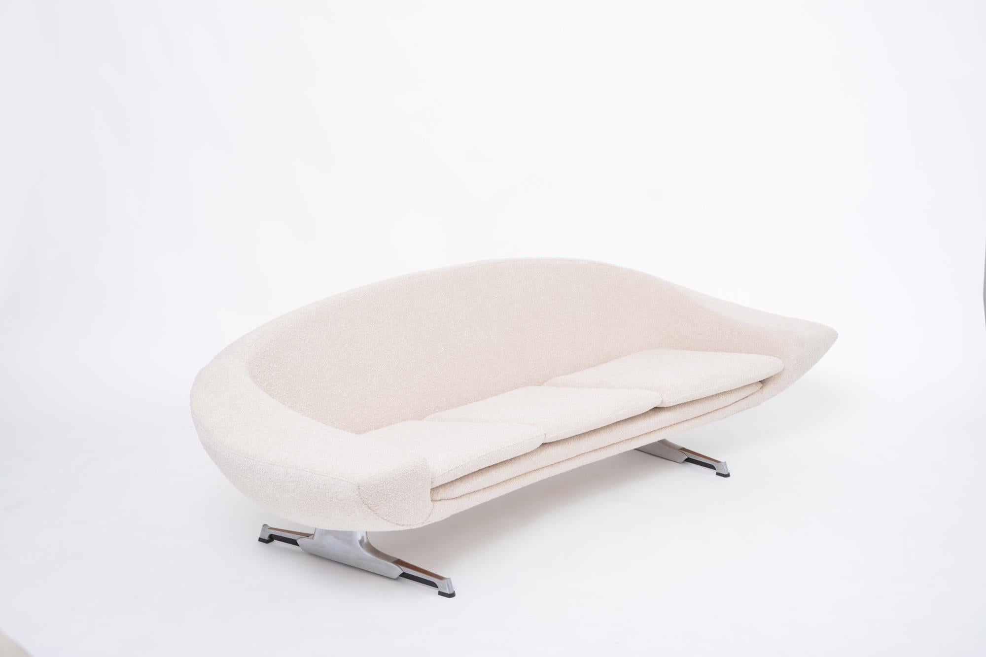 20th Century Beige reupholstered Mid-Century Modern Sofa model Saturn by Hans-Erik Johansson