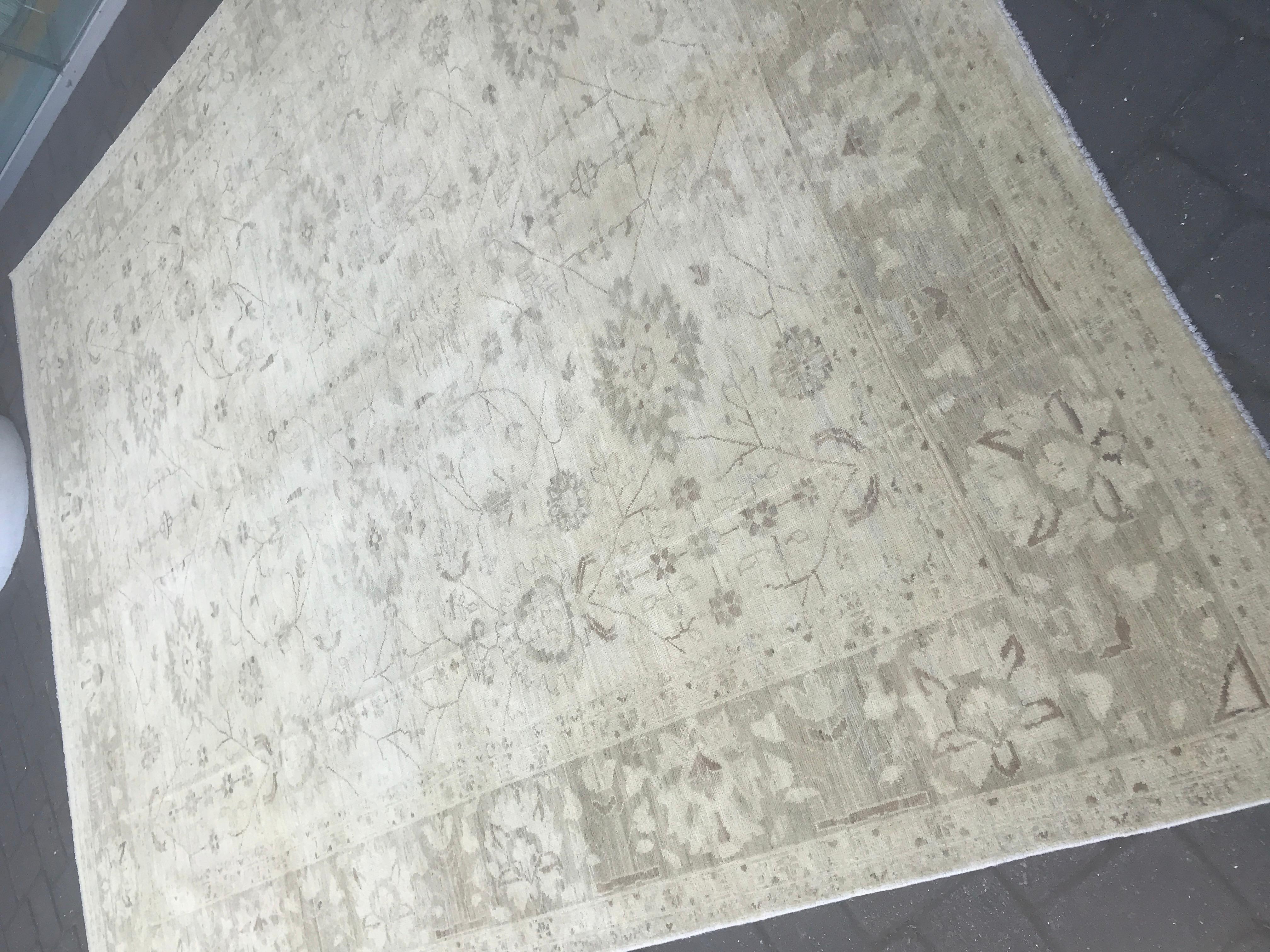 Beige Rug with Traditional Pakistani Design For Sale 6