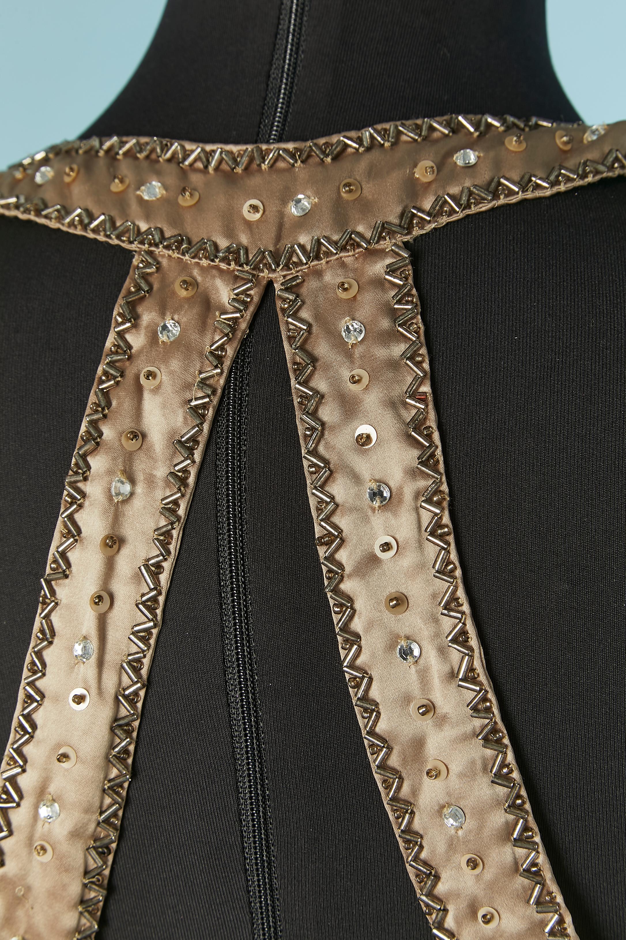 Beigefarbenes perlenbesetztes Cocktailkleid aus Seide VERSACE JEANS COUTURE Neu im Angebot 4