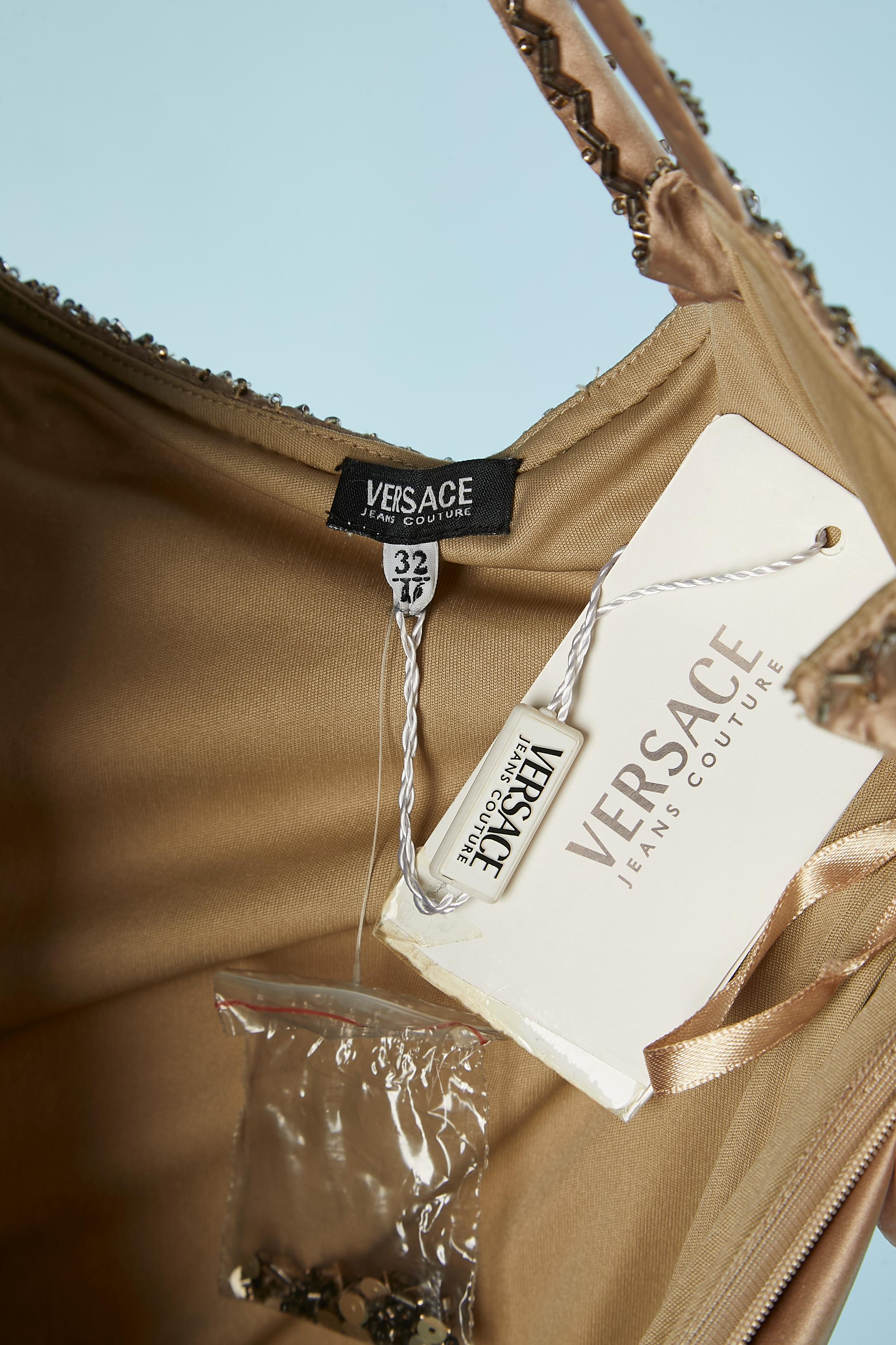 Robe de cocktail Versace Jeans Couture beige avec broderies  en vente 4