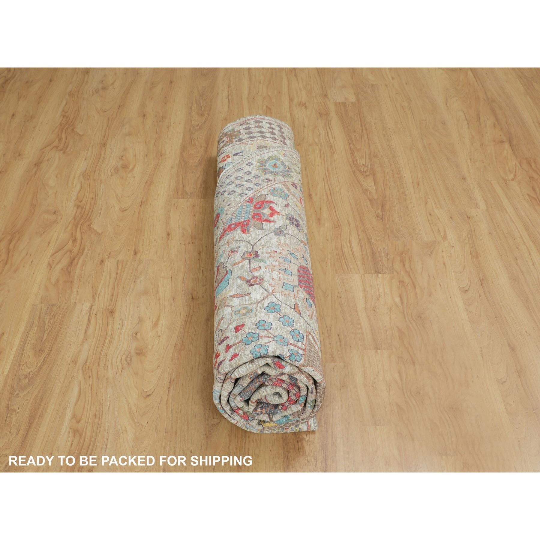 Tappeto orientale rotondo beige in seta con lana strutturata Tabriz annodato a mano 10' x 10' in vendita 3