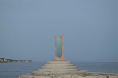 Espejo de pie beige de Studio Christinekalia