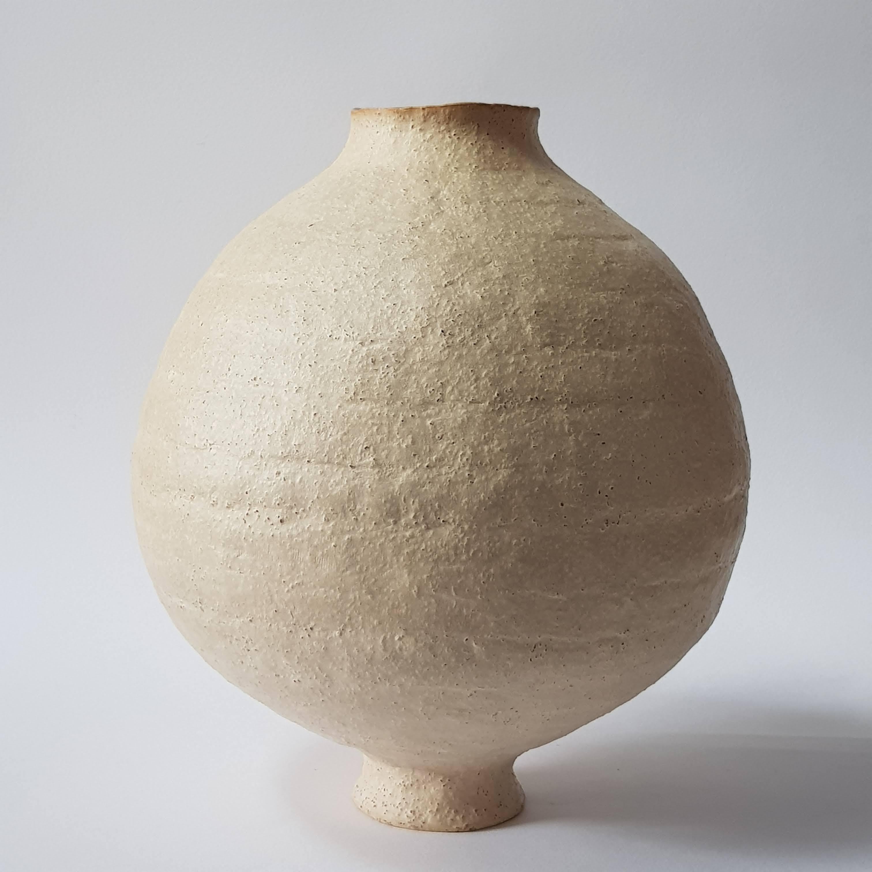 Beige Stoneware Coiled Moon Jar by Elena Vasilantonaki For Sale 7