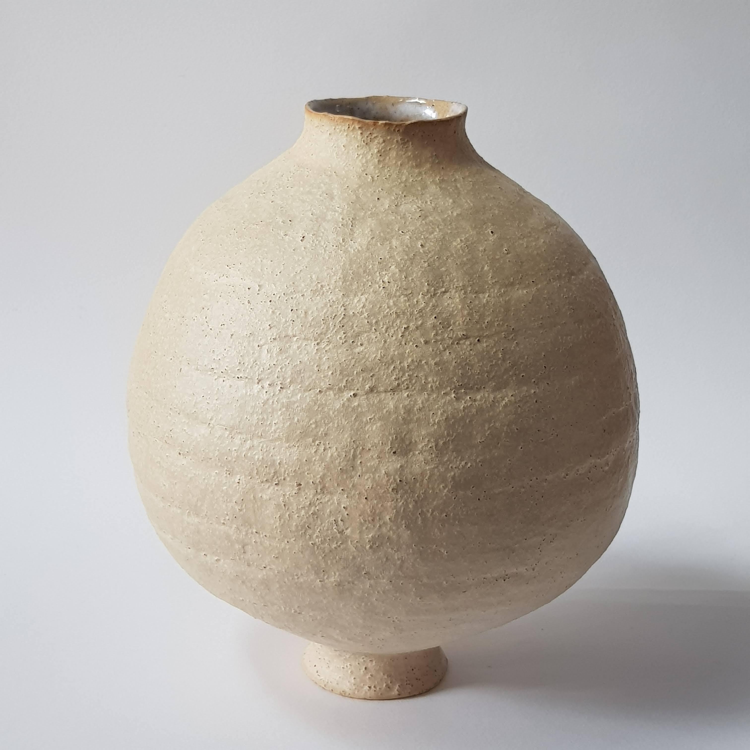 Beige Stoneware Coiled Moon Jar by Elena Vasilantonaki For Sale 8