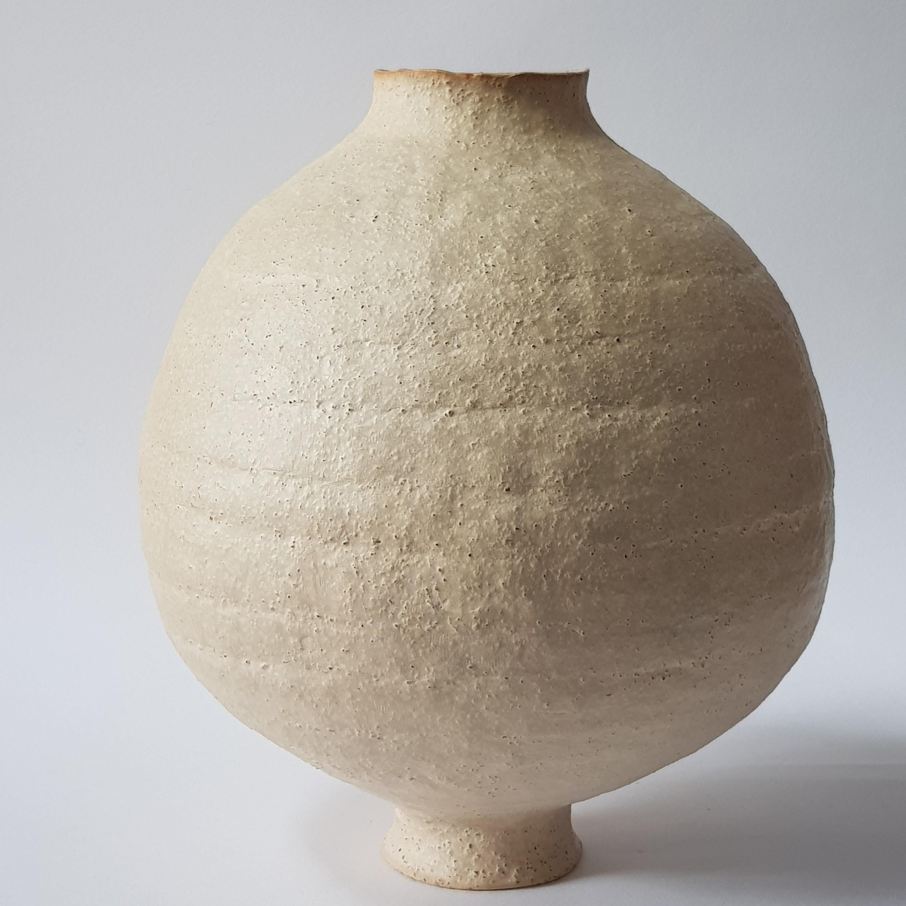 Beige Stoneware Coiled Moon Jar by Elena Vasilantonaki For Sale 9